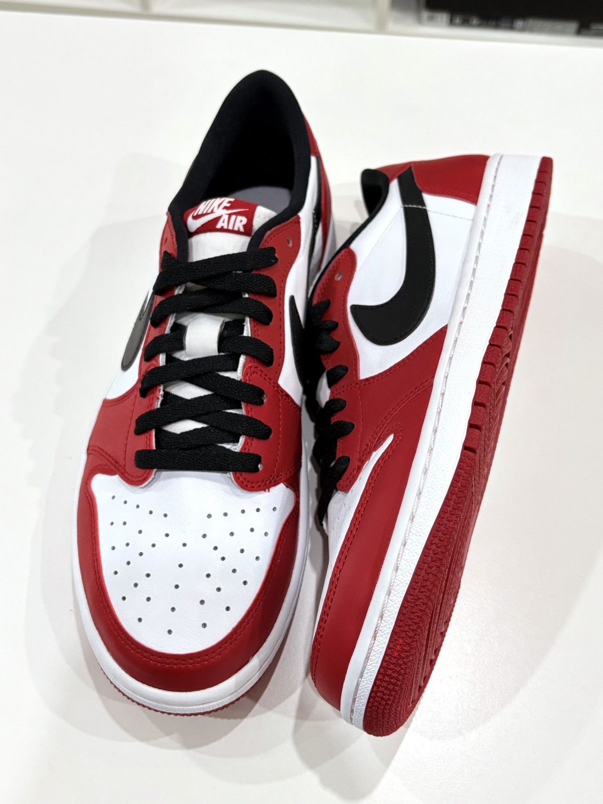 Jordan Brand Jordan 1 Chicago OG Low 2016 Size US 10.5 / EU 43-44 - 24 Thumbnail