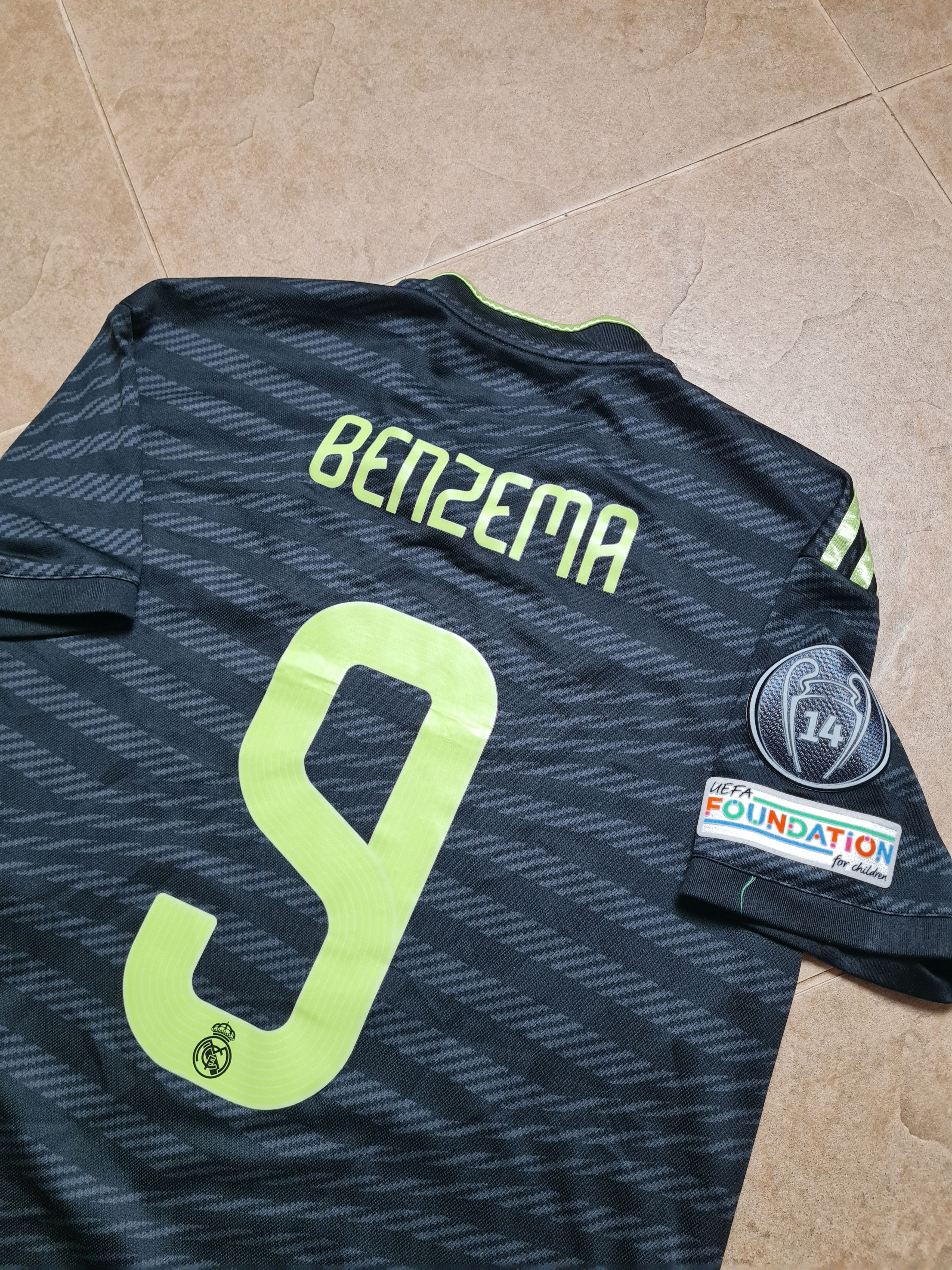 Adidas FOOTBALL JERSEY REAL MADRID THIRD SOOCCER SHIRT #9 BENZEMA Size US S / EU 44-46 / 1 - 15 Thumbnail