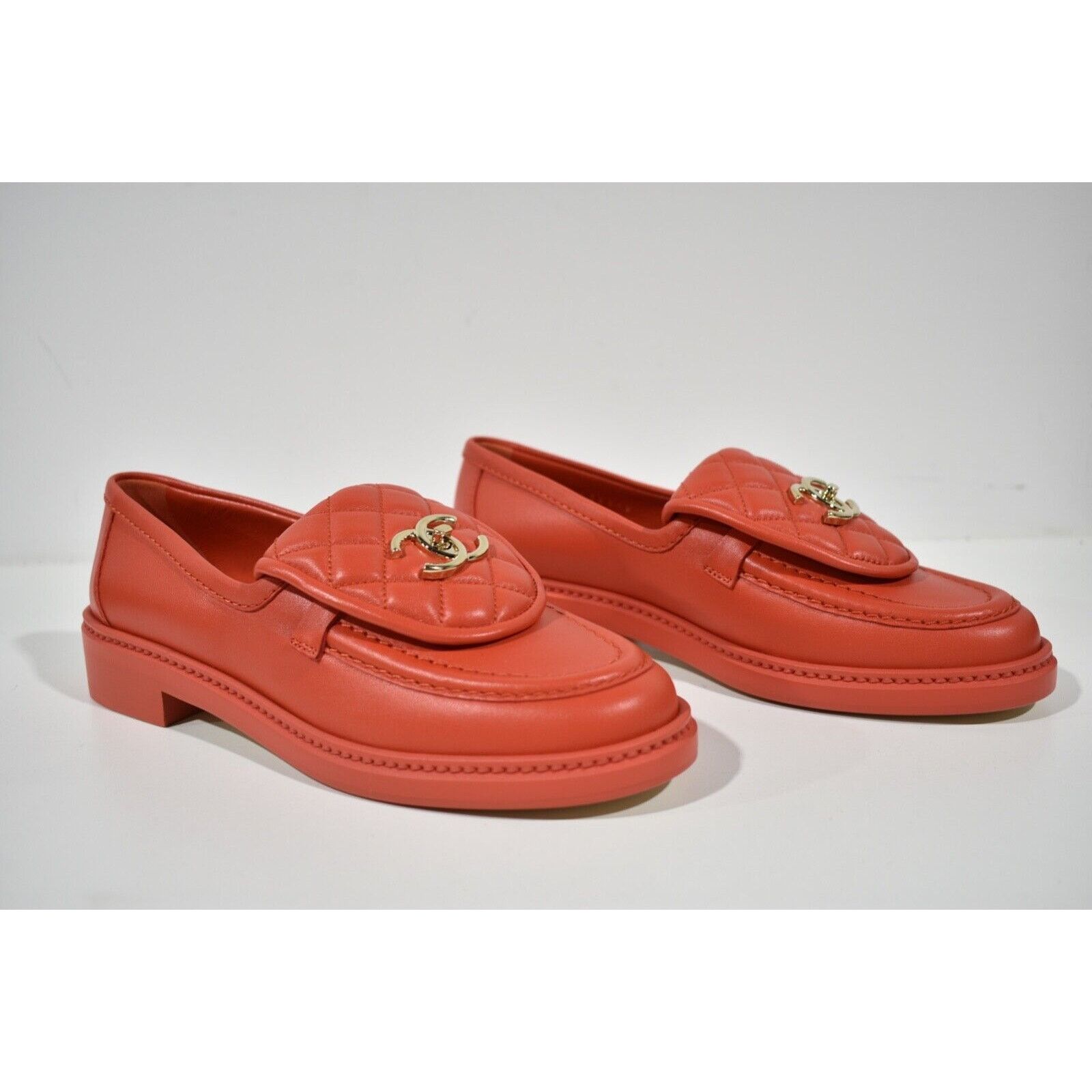 Chanel 22P Quilted Flap Turnlock CC Mule Slip Flat Loafer 37.5 Size US 7.5 / IT 37.5 - 4 Thumbnail