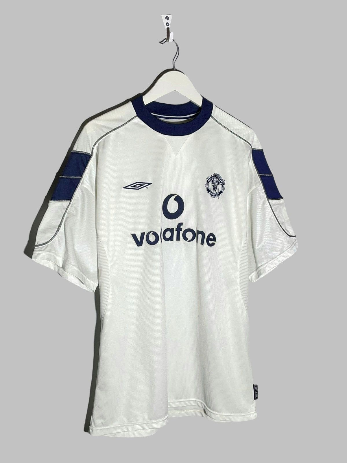 Umbro × Vintage Manchester United Umbro 2000/01 Away Vintage Football Shirt Size US L / EU 52-54 / 3 - 2 Thumbnail