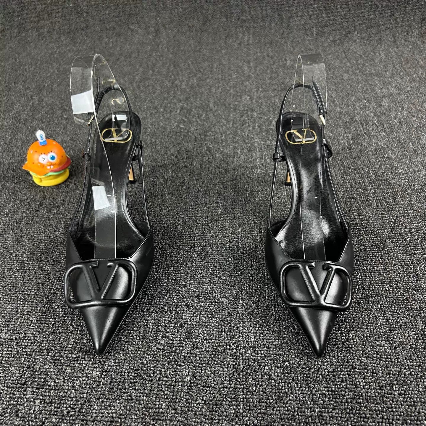 Valentino Valentino Women's Black Pointed Toe Heels 39, Lightly Worn Size US 8.5 / IT 38.5 - 2 Thumbnail