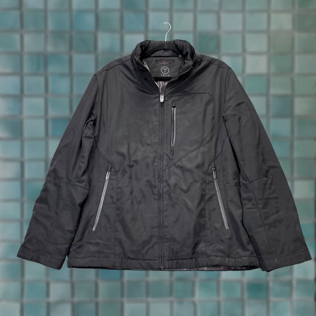Tumi Tumi Jacket Mens Medium Black Tech Performance Windbreaker Coat Packable Hood Jacket/Coat Short Zip Hooded Windbreaker Mens Regular Size M Black Size US M / EU 48-50 / 2 - 1 Thumbnail