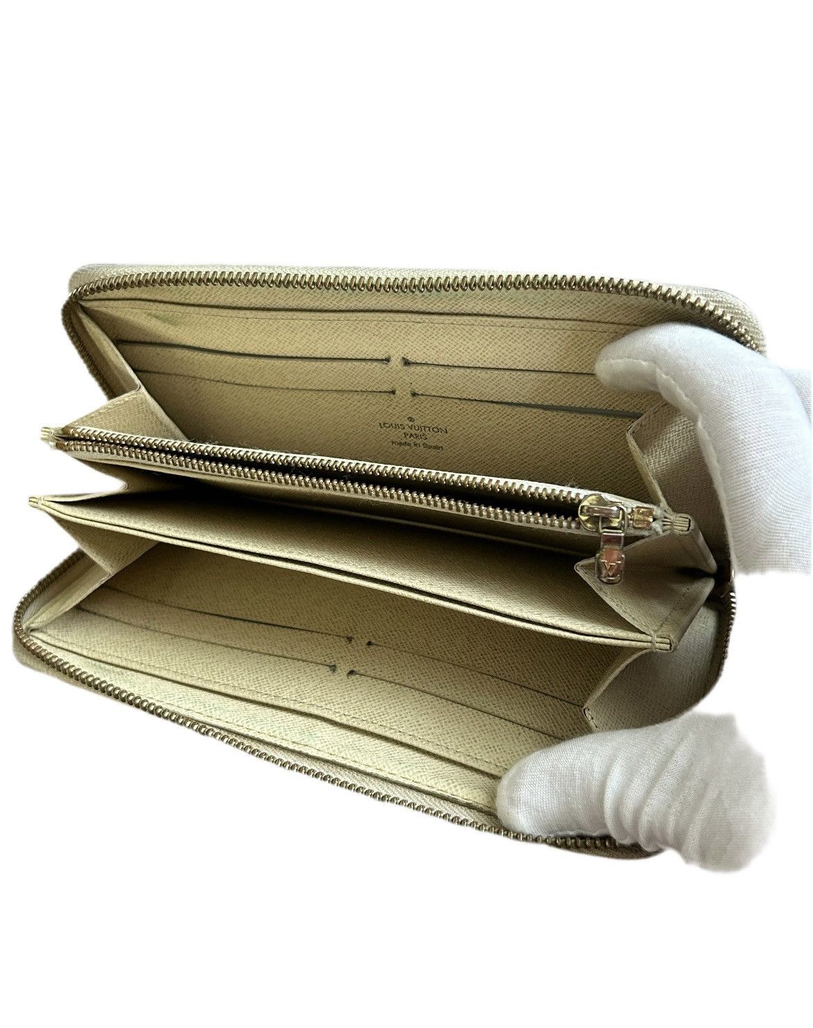 Louis Vuitton Louis Vuitton Damier Azur Zippy Wallet Size ONE SIZE - 3 Thumbnail