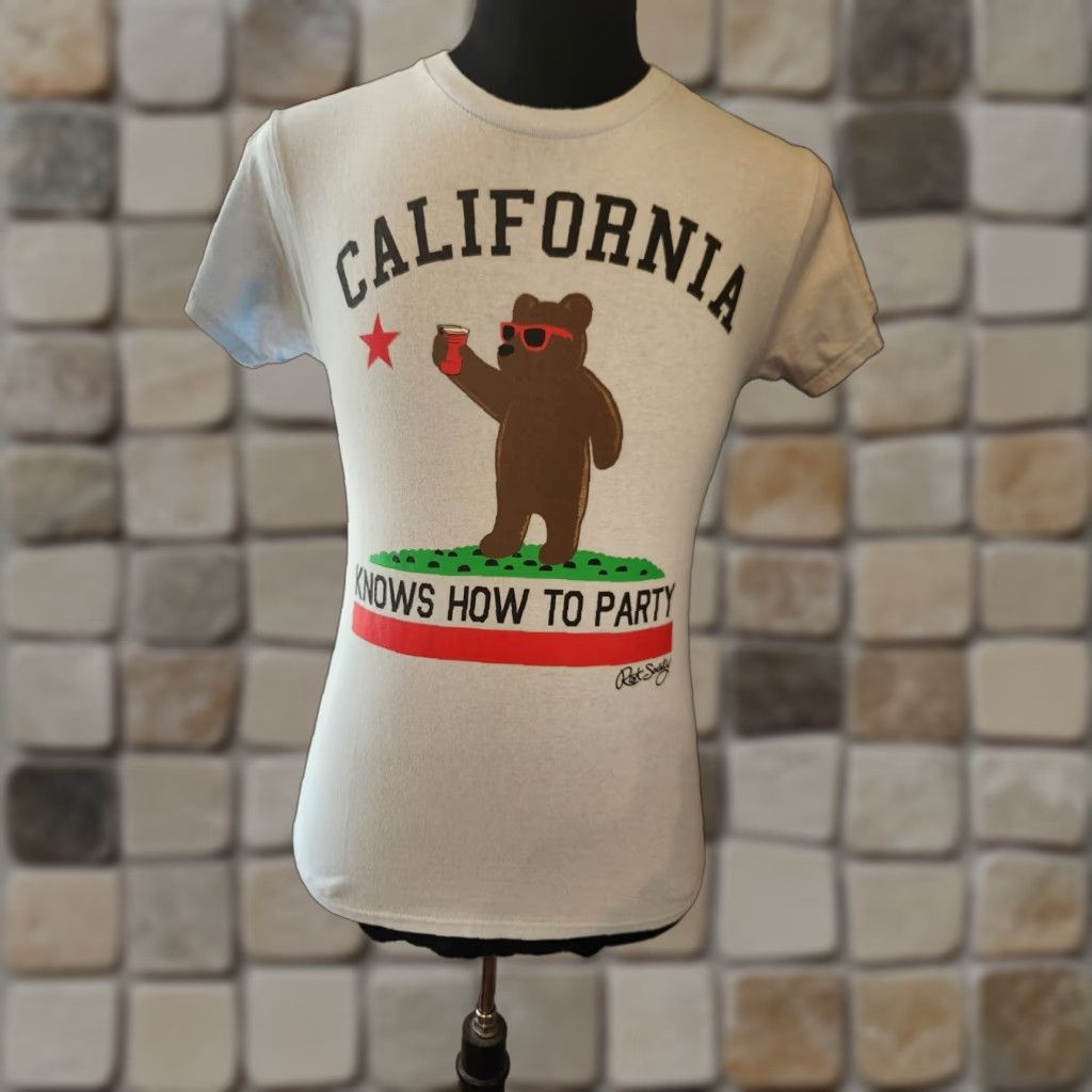 Vintage Riot Society California Knows How To Party Blue T-Shirt Size Small Mens Shirt Short Sleeve Crew Neck Graphic Print Vintage No Size US S / EU 44-46 / 1 - 1 Thumbnail