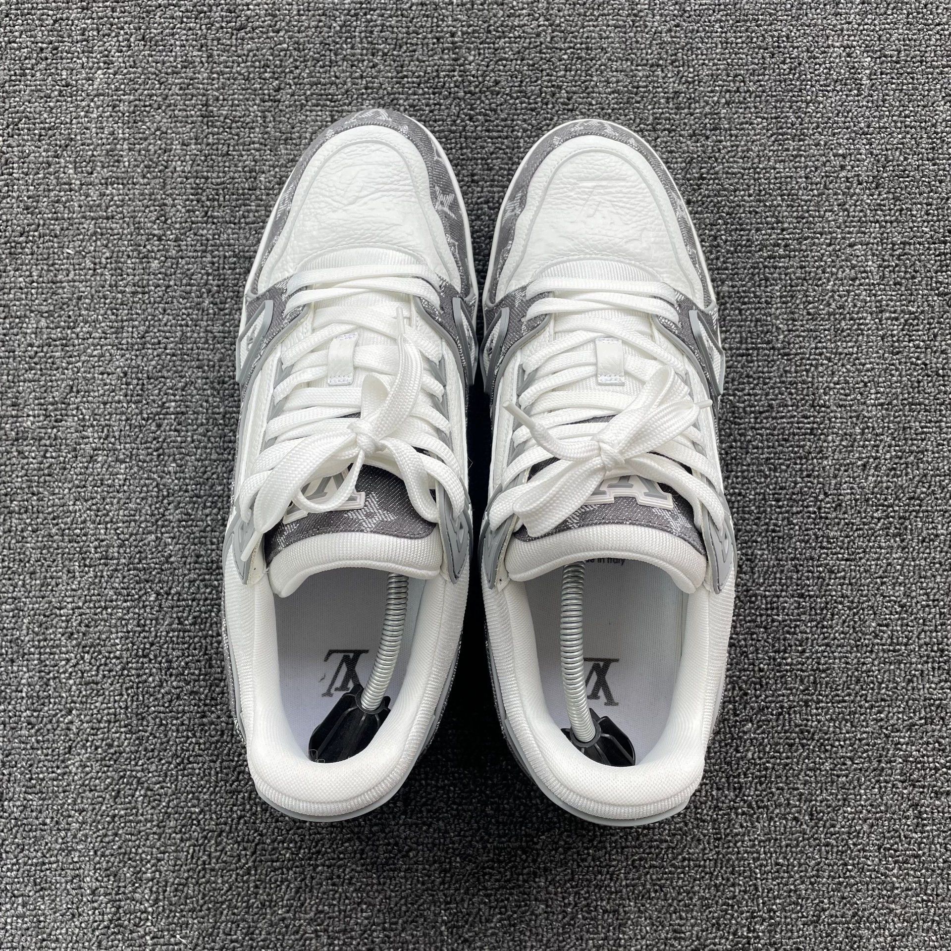Louis Vuitton LV Trainer 99 new off-white unisex size 43 Size US 10 / EU 43 - 3 Thumbnail