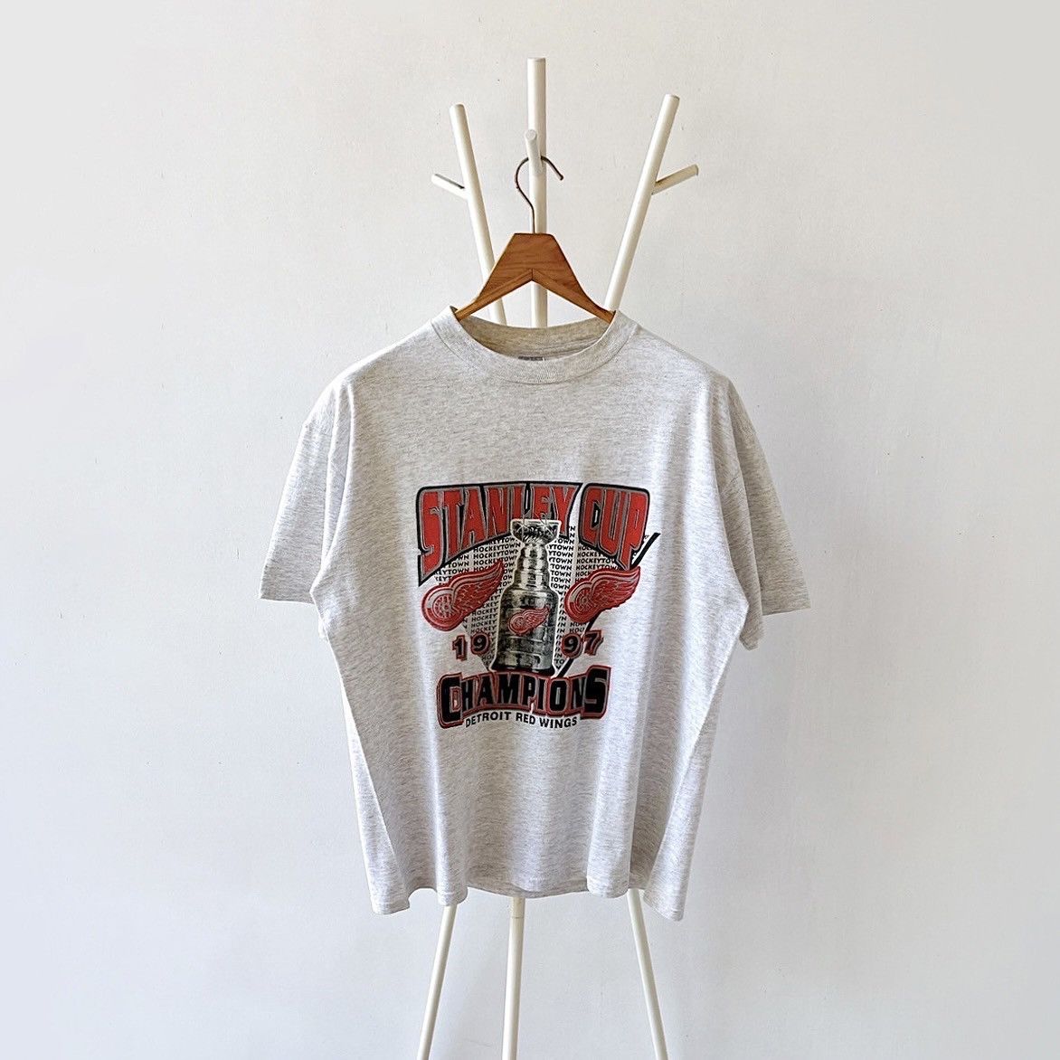 Vintage 90s Detroit Red Wings NHL t-shirt/ L Size US L / EU 52-54 / 3 - 1 Thumbnail