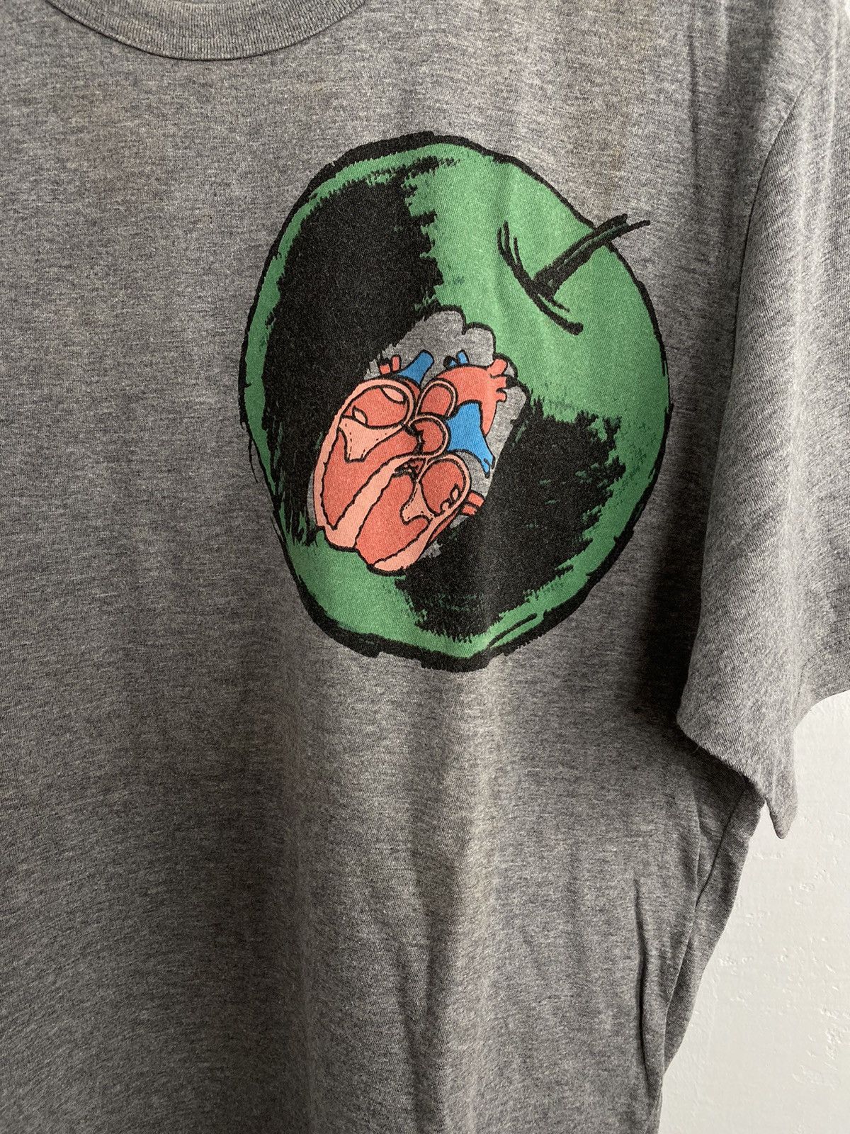 Undercover undercover apple t-shirt Size US L / EU 52-54 / 3 - 2 Thumbnail