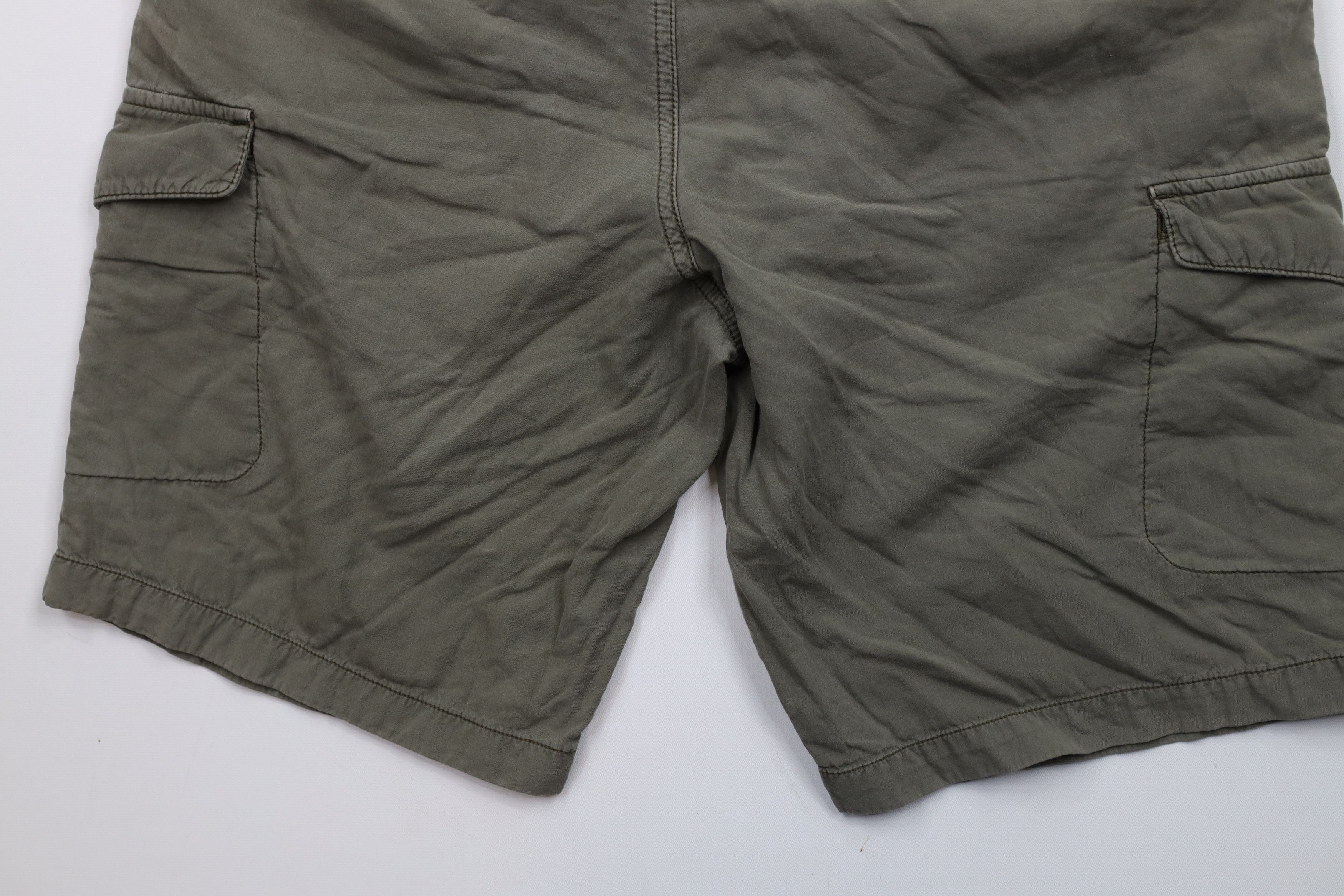 Tommy Bahama × Vintage Vintage Tommy Bahama Stonewash Above Knee Cargo Shorts Size US 33 - 13 Thumbnail