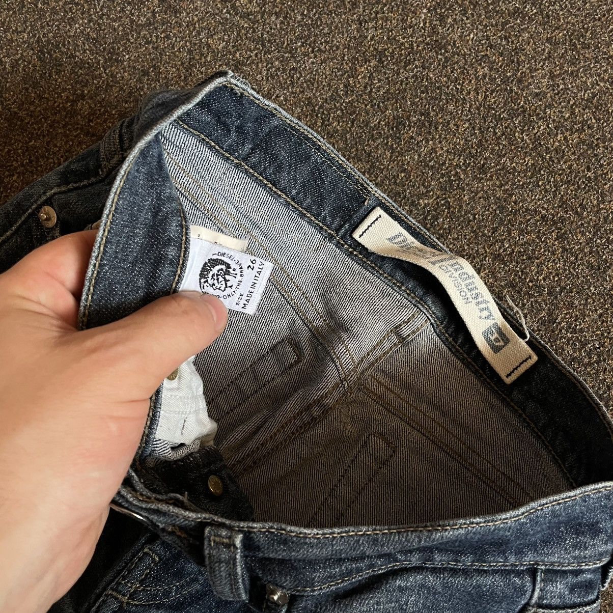 Vintage Vintage Y2K Diesel Jeans Thrashed Faded Grunge Skate Logo 26 Size 26" / US 2 / IT 38 - 4 Thumbnail