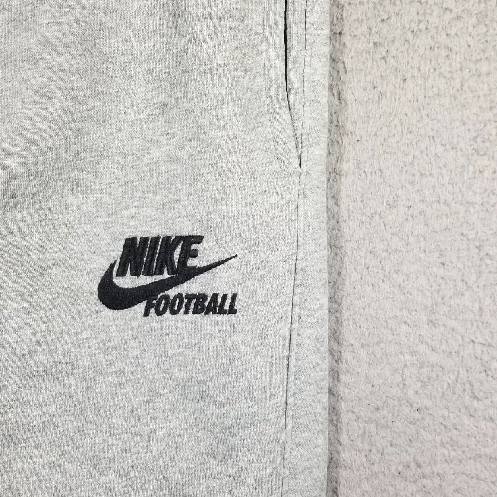 Nike VINTAGE Nike Sportswear Club Fleece Joggers Small Football Swoosh Gray Sweatpants Size US 29 - 2 Thumbnail