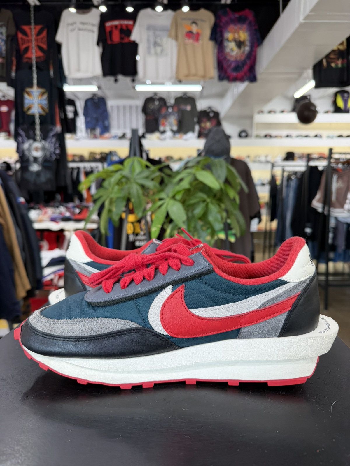 Nike Nike LD Sacai Undercover Waffle University Red Size 9.5 Size US 9.5 / EU 42-43 - 4 Thumbnail