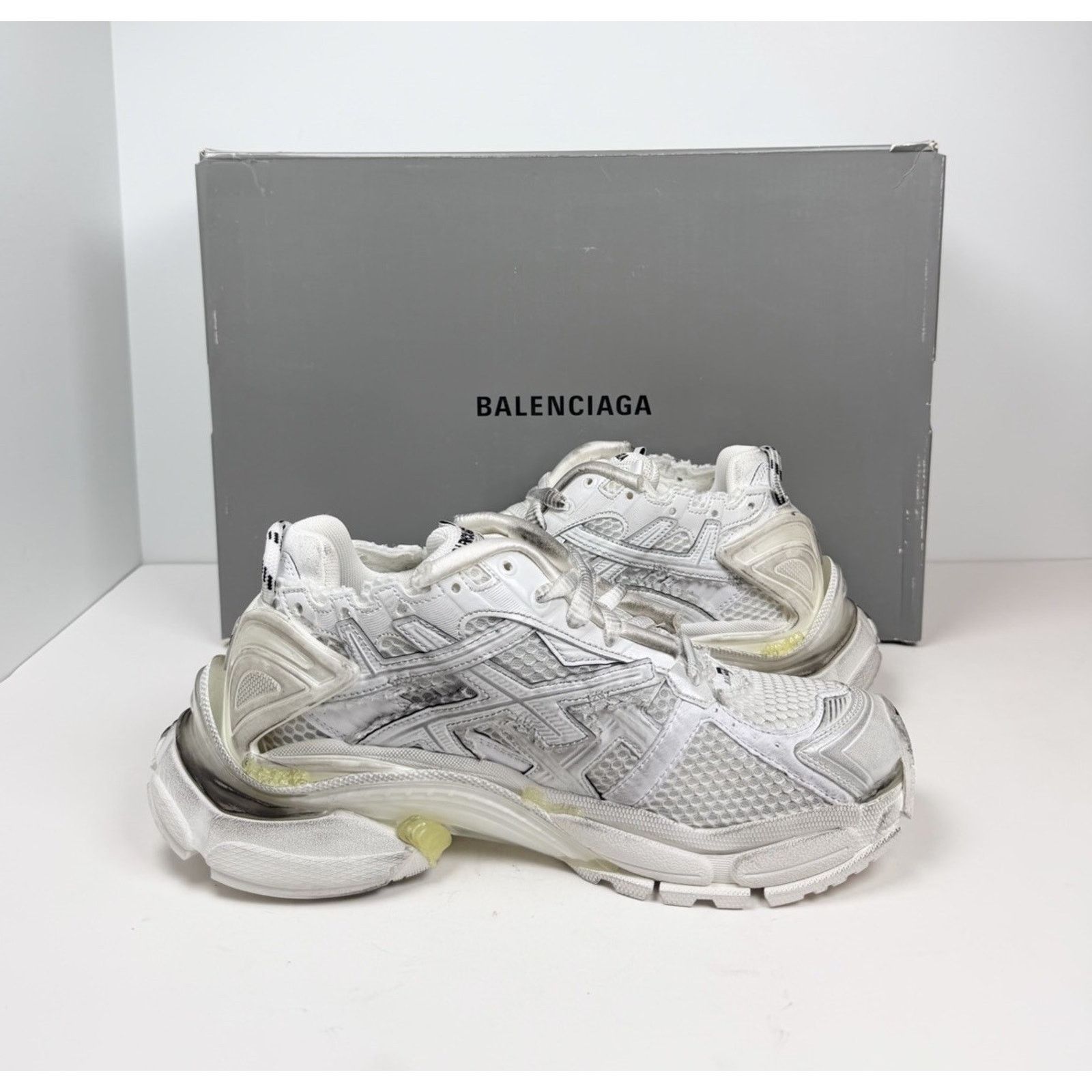 Balenciaga Size 39EU/6US - Balenciaga Runner White Distressed NEW Size US 6 / EU 39 - 6 Thumbnail