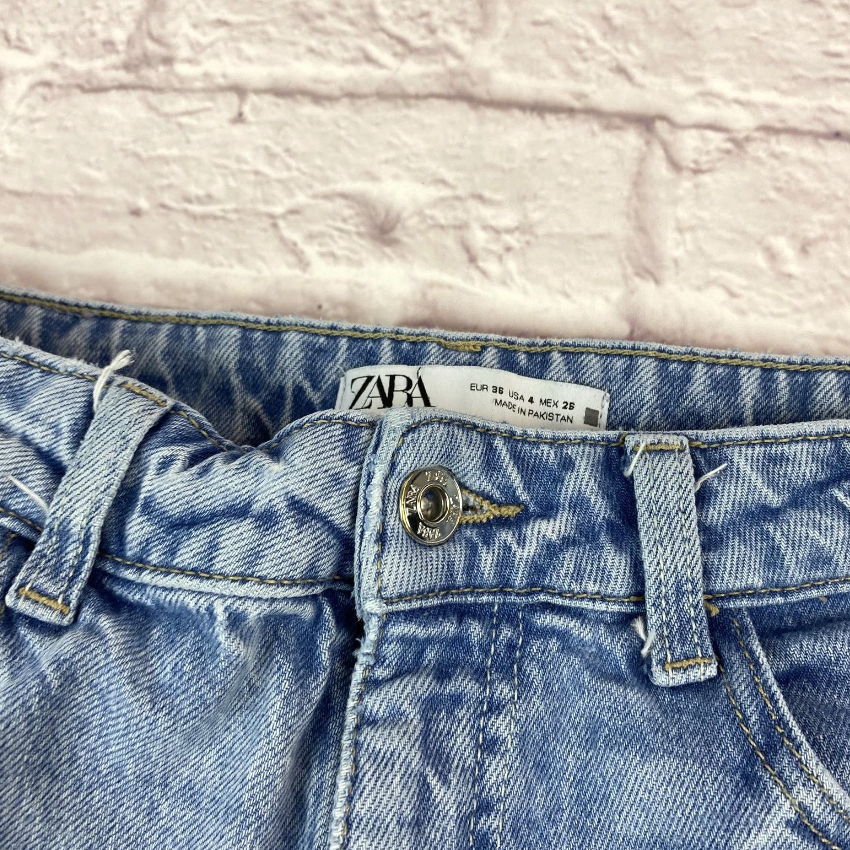 Zara Zara Jeans Womens 4 Blue High Rise Straight Leg Denim Classic Casual 36 26W EUC Size 27" / US 4 / IT 40 - 2 Thumbnail
