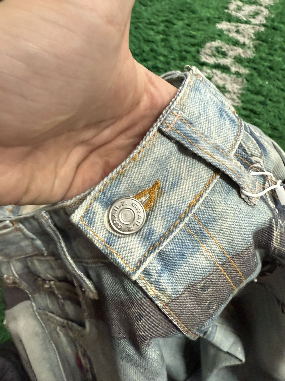 GRAILZ Grails Jeans light wash key chain illusion 28 Size US 28 / EU 44 - 6 Thumbnail