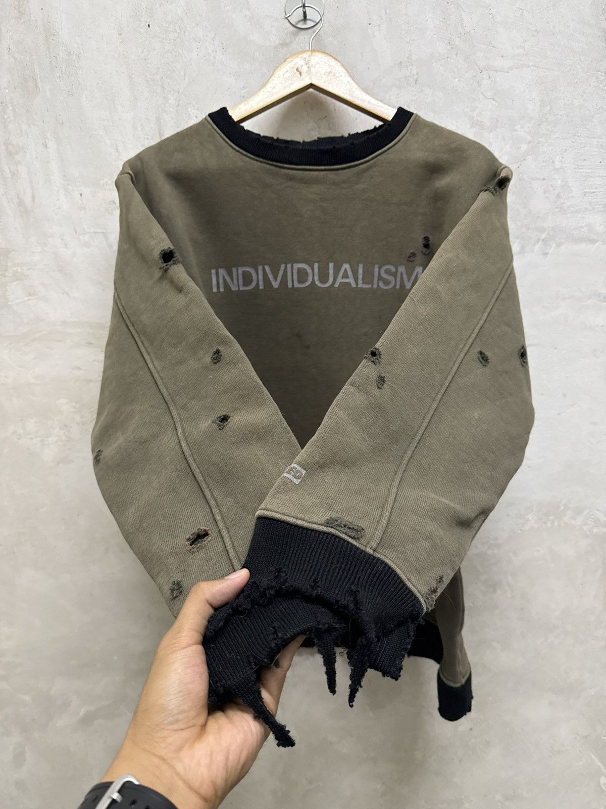 Vintage Sun Faded “Individualism” Thrashed Sweatshirt Size US M / EU 48-50 / 2 - 3 Thumbnail