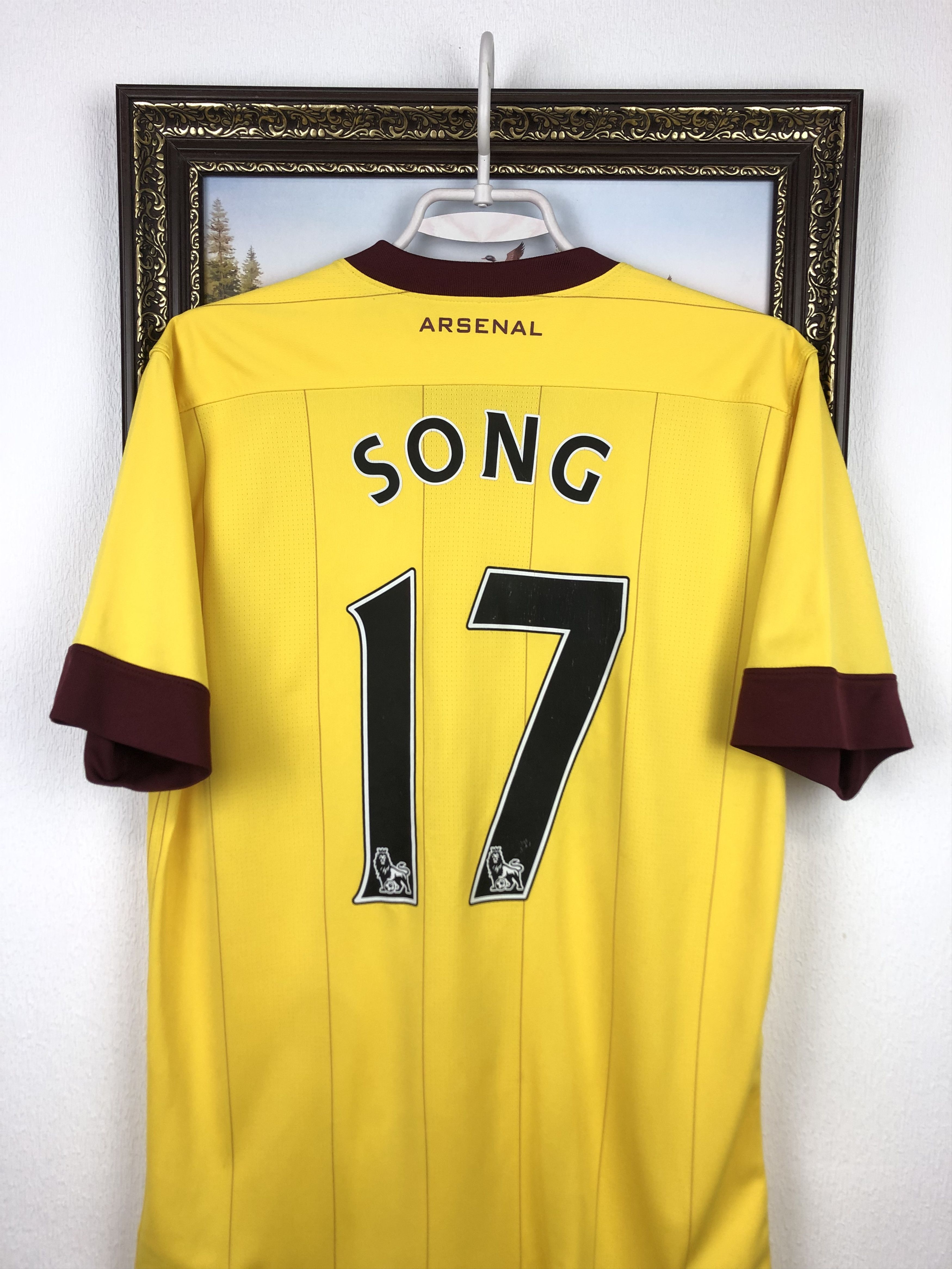 Nike Arsenal football shirt 2010 Soccer Song Nike Jersey Tee Hype Size US M / EU 48-50 / 2 - 2 Thumbnail