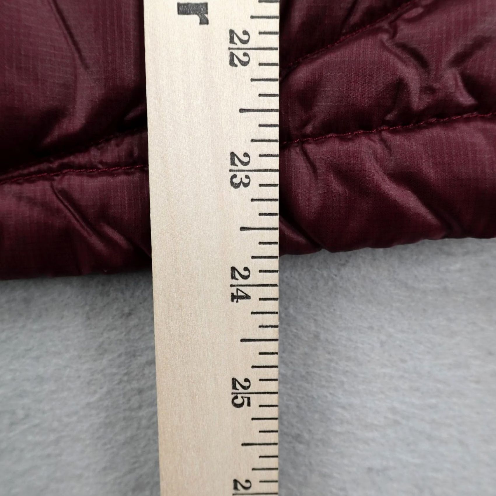 The North Face The North Face Jacket Womens Small Red Burgundy 550 Down Puffer Coat Full Zip Size S / US 4 / IT 40 - 7 Thumbnail