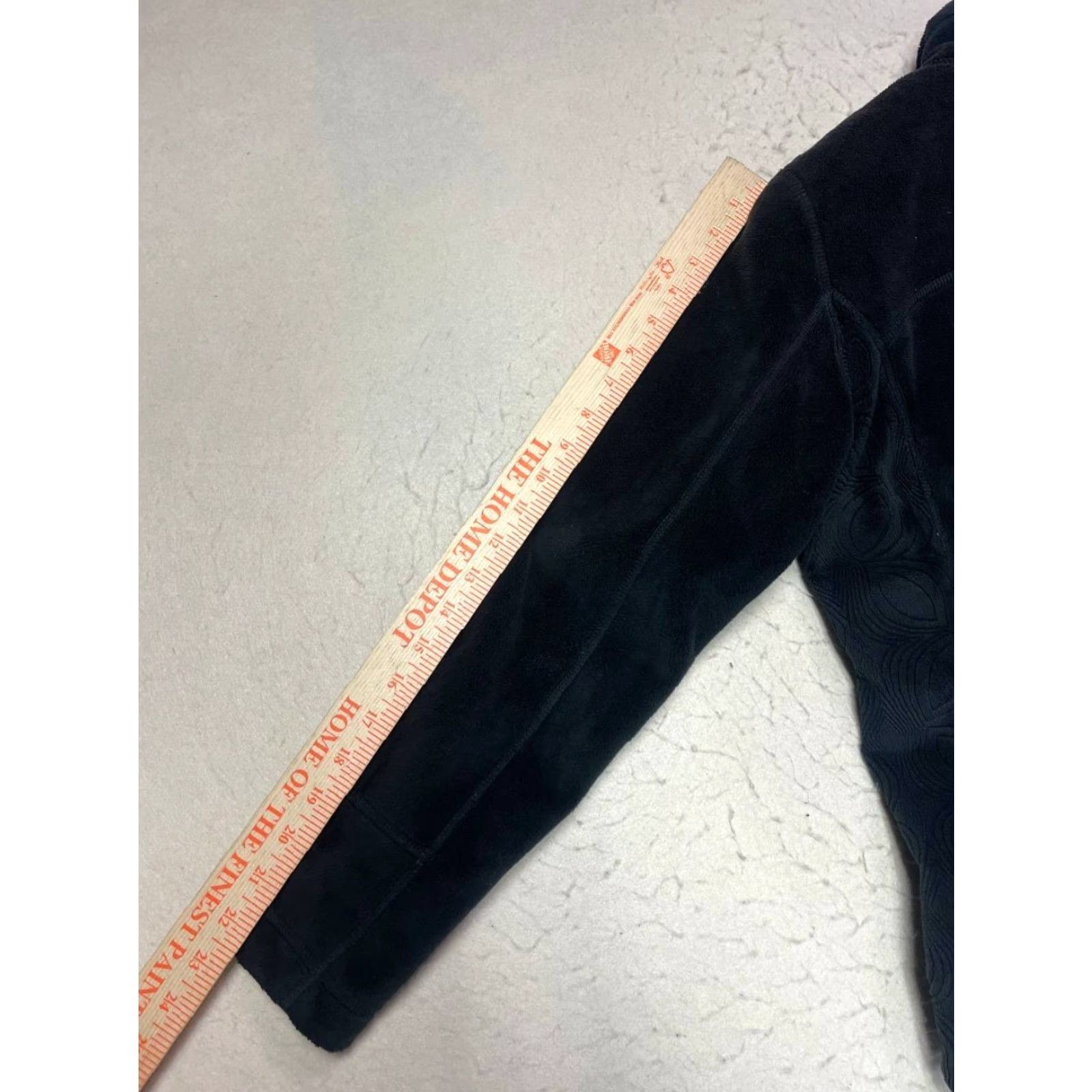 Mountain Hardwear Mountain Hardwear Full Zip Fleece Jacket Black Women Size S See Pics Heavy Winter Insulated Zipper Pockets Size S / US 4 / IT 40 - 3 Thumbnail