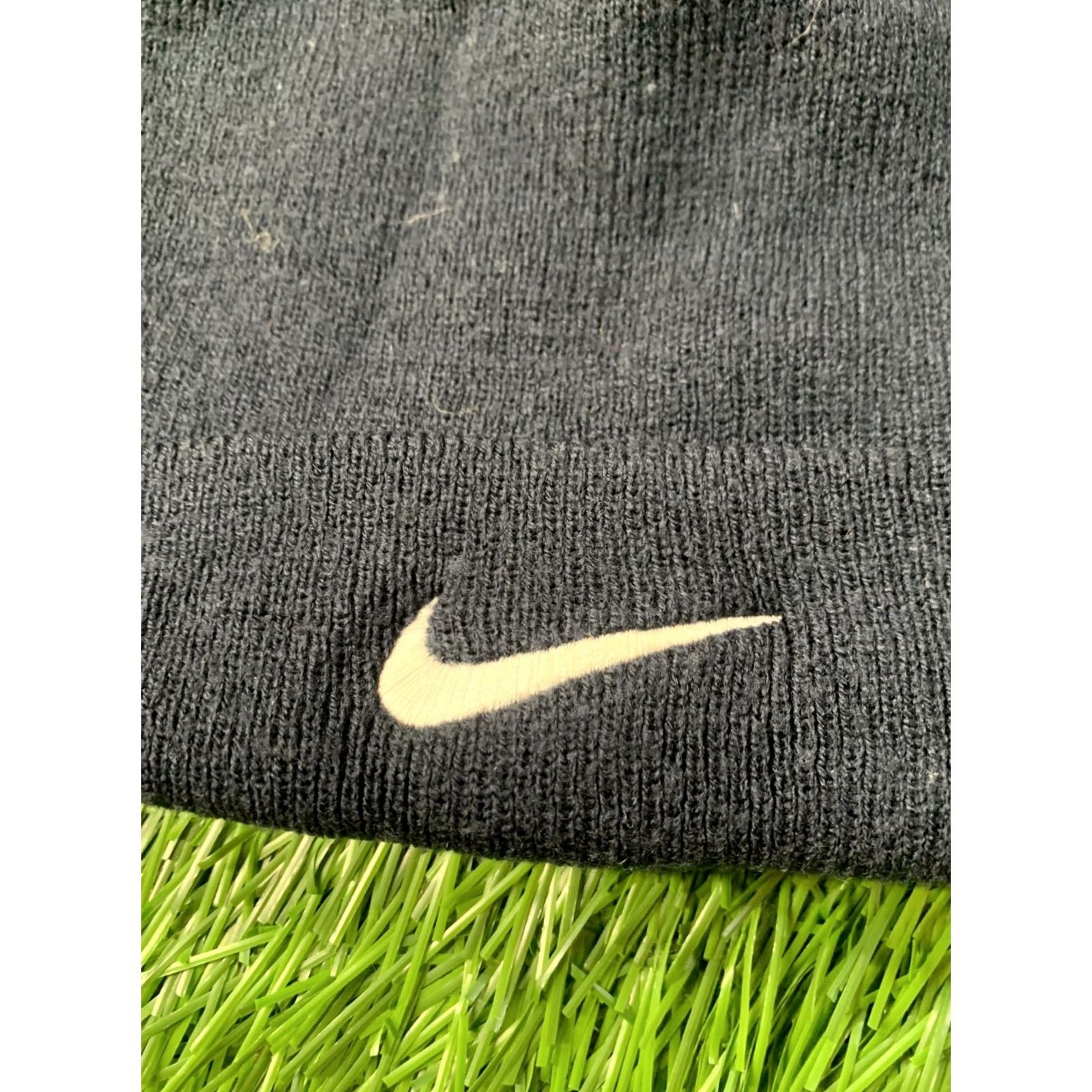 Nike VINTAGE Nike Hat Mens One Size Black 100% Acrylic Casual Winter 2001 Size ONE SIZE - 2 Thumbnail