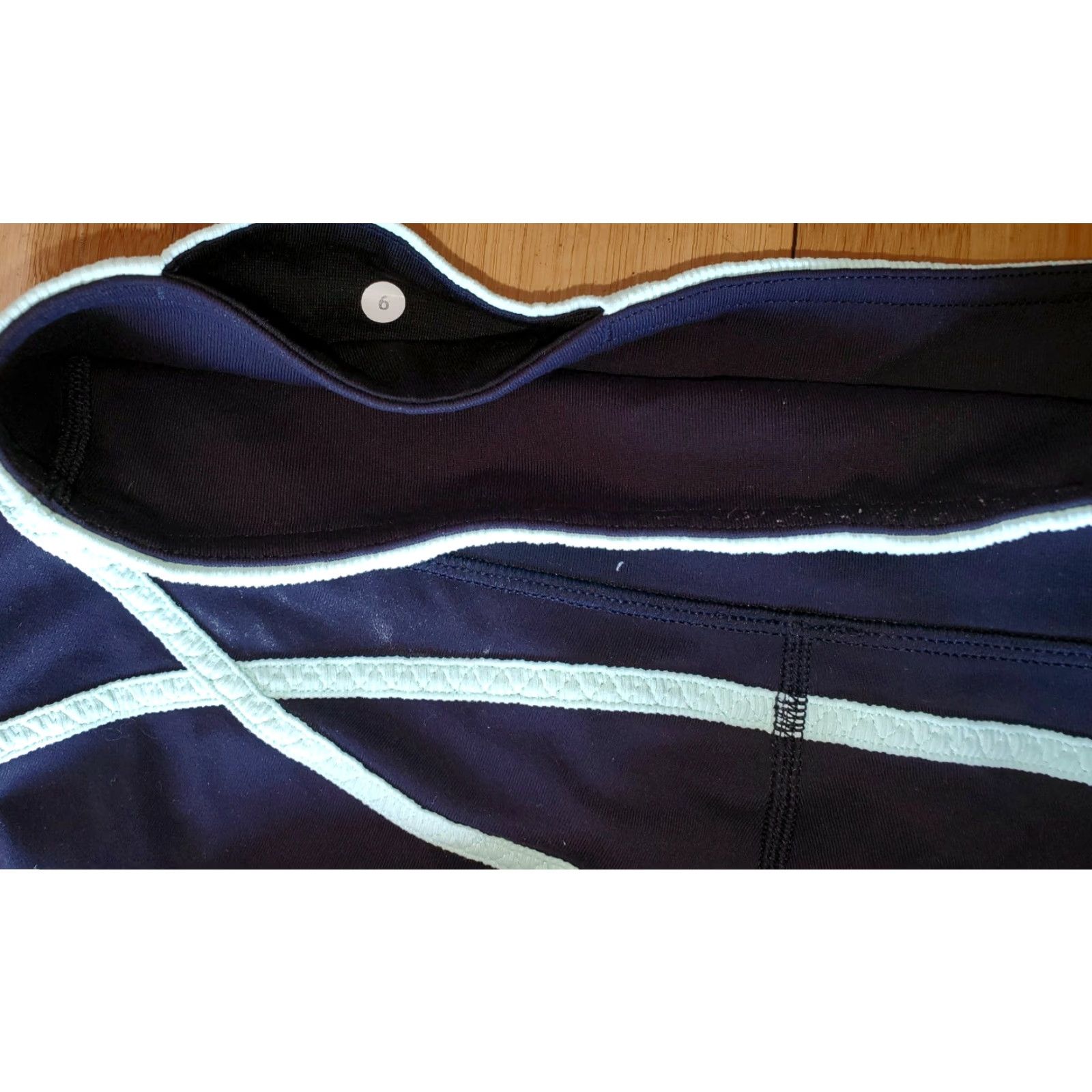 Lululemon Lululemon Capri Pants 6 Black Teal Trim Women Activewear Capri 6 Black Teal Trim Women Size 28" / US 6 / IT 42 - 2 Thumbnail
