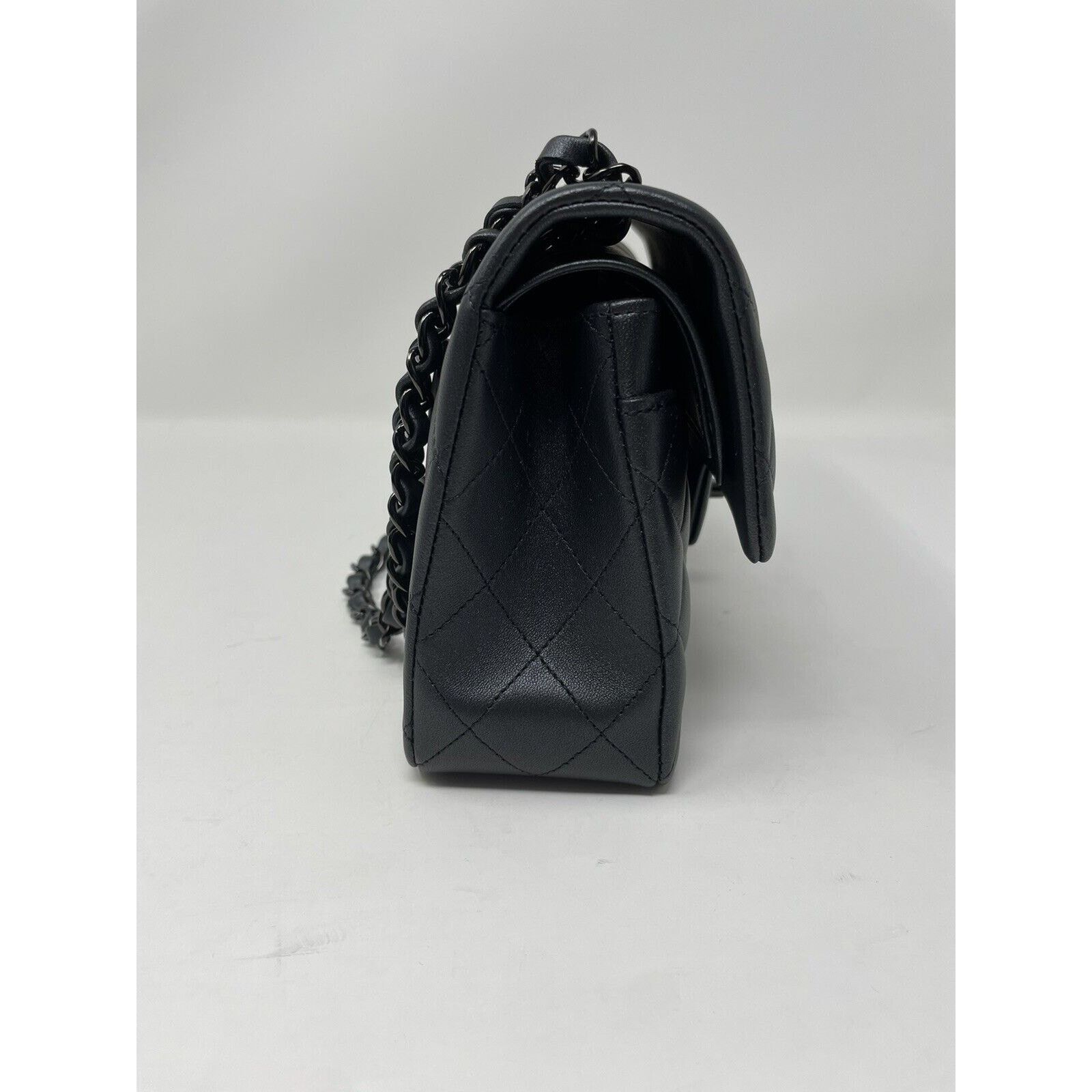 Chanel SO BLACK Small Classic Double Flap Black Pearly Lambskin 23B Size ONE SIZE - 4 Thumbnail
