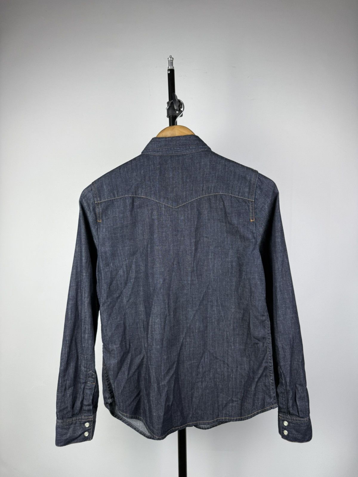 Levi's Western 00s Levi’s Western Denim Shirt Classic Fit S sz Size S / US 4 / IT 40 - 8 Thumbnail