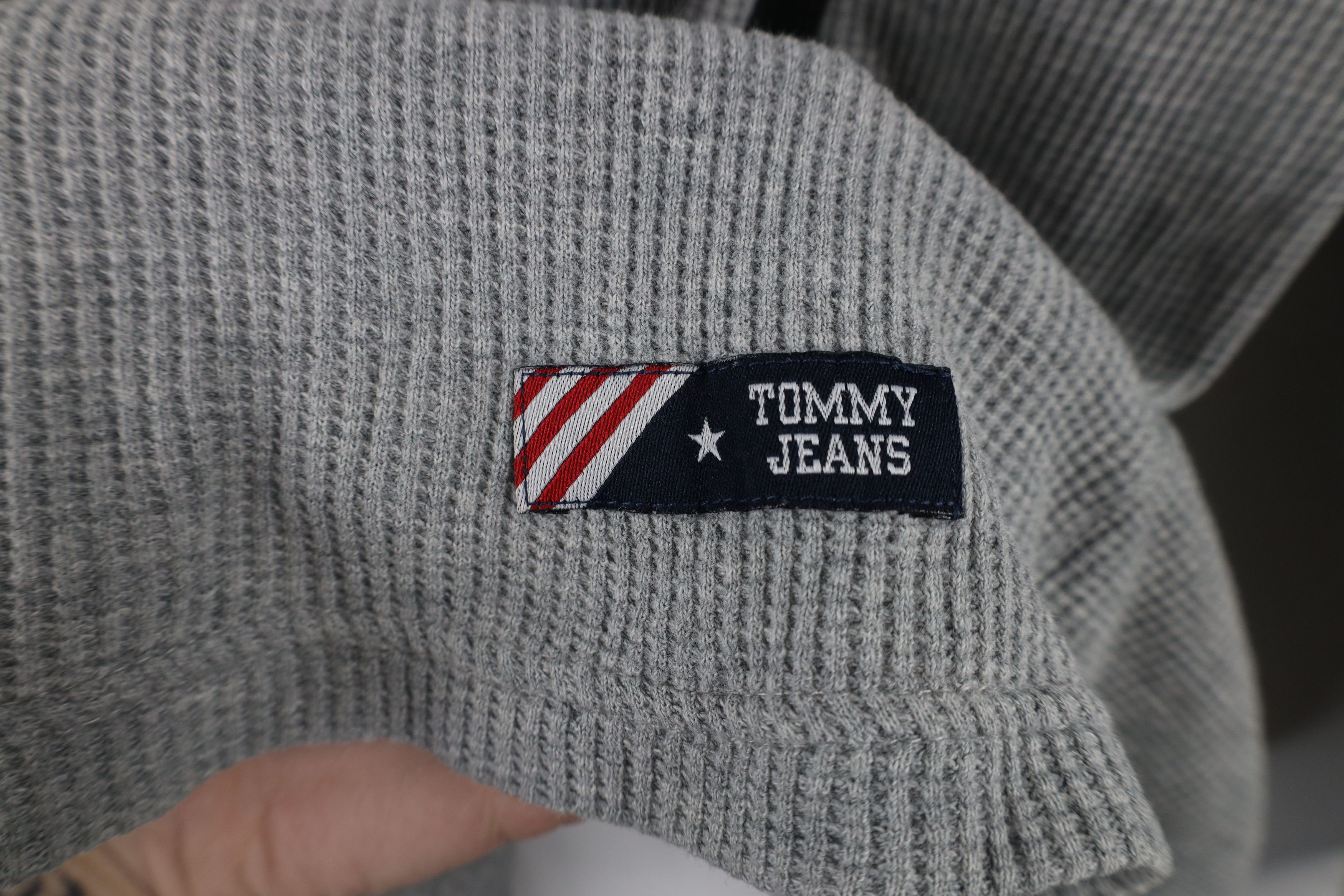 Tommy Hilfiger × Vintage Vintage 90s Tommy Hilfiger Thermal Waffle Knit T-Shirt Gray Size US XXL / EU 58 / 5 - 11 Thumbnail