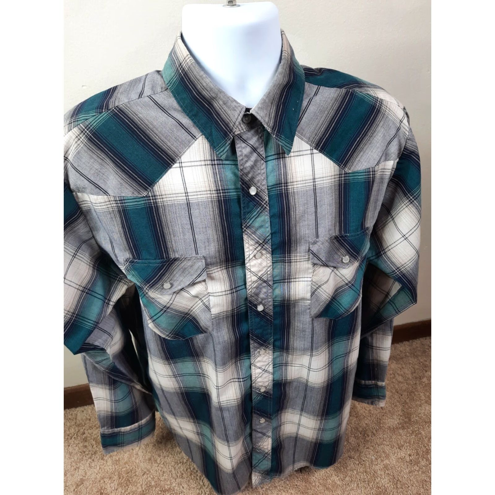Wrangler VINTAGE Wrangler Western green plaid long sleeve pearl snap button shirt Large Mens Shirt Size US L / EU 52-54 / 3 - 5 Thumbnail