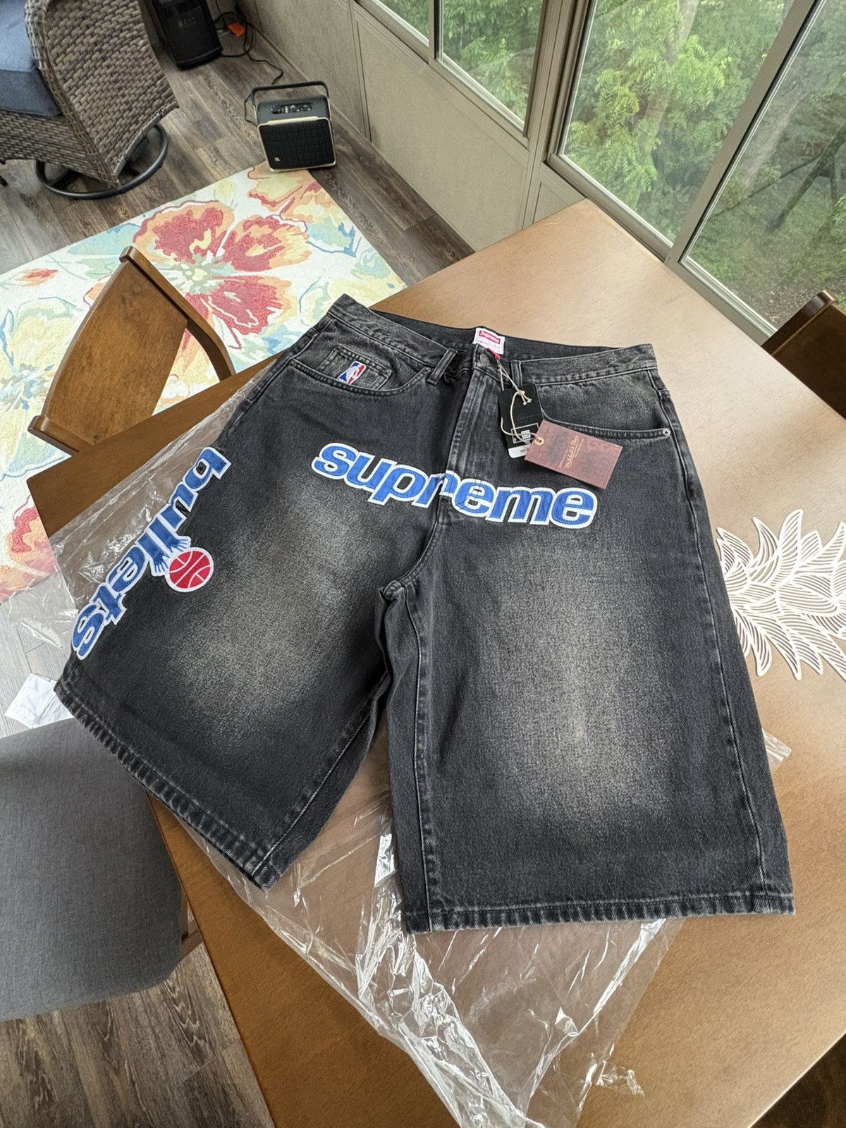 Supreme Supreme Mitchell & Ness Washington Bullets Shorts 34 Size US 34 / EU 50 - 2 Thumbnail
