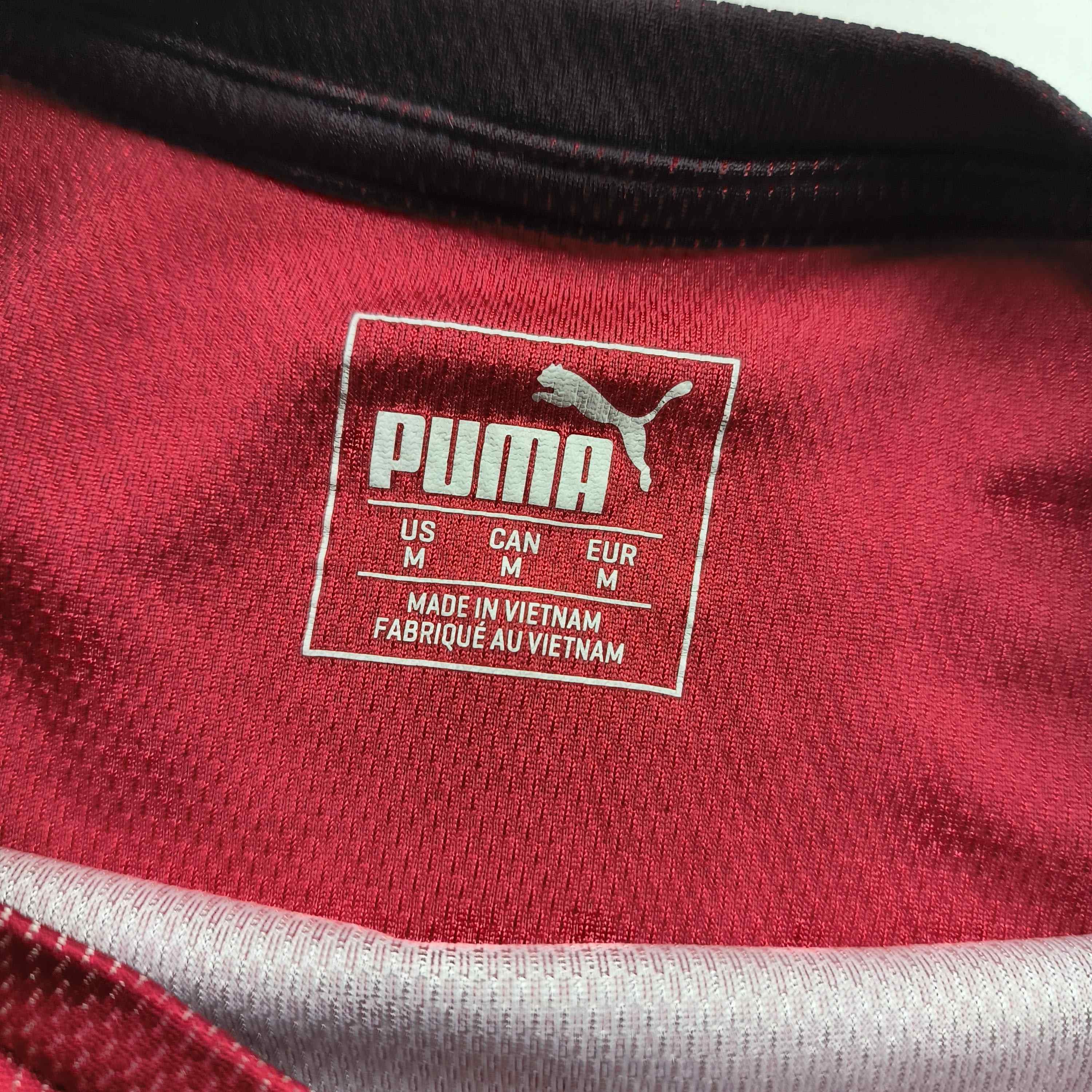 Puma AC Milan 2018-19 Puma training football jersey shirt size M Size US M / EU 48-50 / 2 - 5 Thumbnail