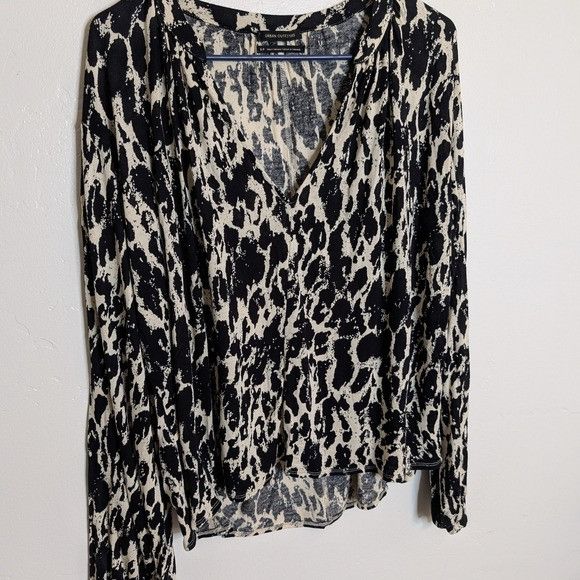 Urban Outfitters Urban Outfitters Blouse S Contemporary Work Wear Office Mini Size S / US 4 / IT 40 - 1 Thumbnail