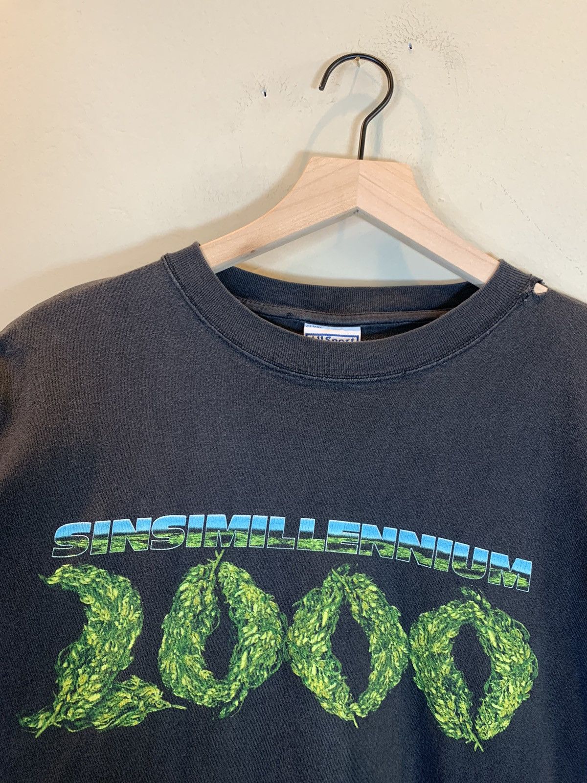 Vintage *RARE* Vintage SINSIMILLENIUM 2000 Cannabis Faded Weed Shirt Size US XL / EU 56 / 4 - 2 Thumbnail