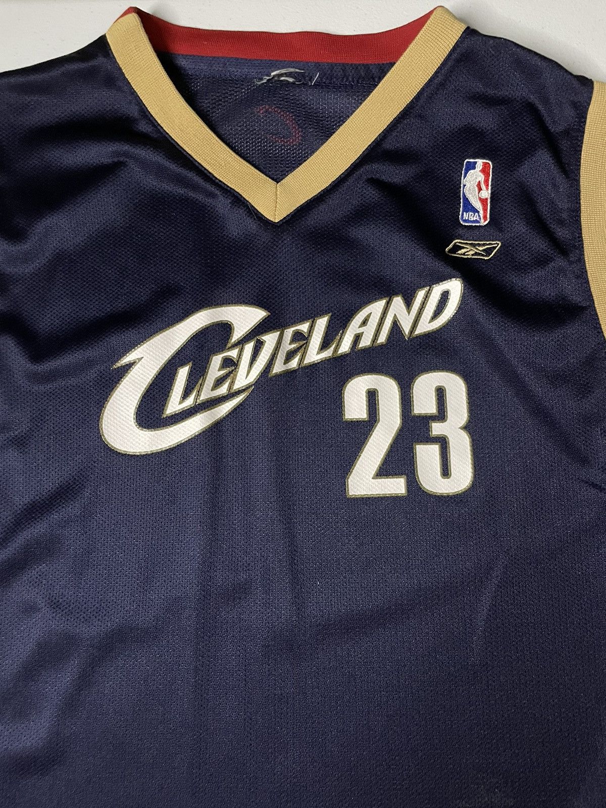 NBA × Vintage Vintage Y2K LeBron James Cleveland Cavalier NBA youth Jersey Size US M / EU 48-50 / 2 - 2 Thumbnail