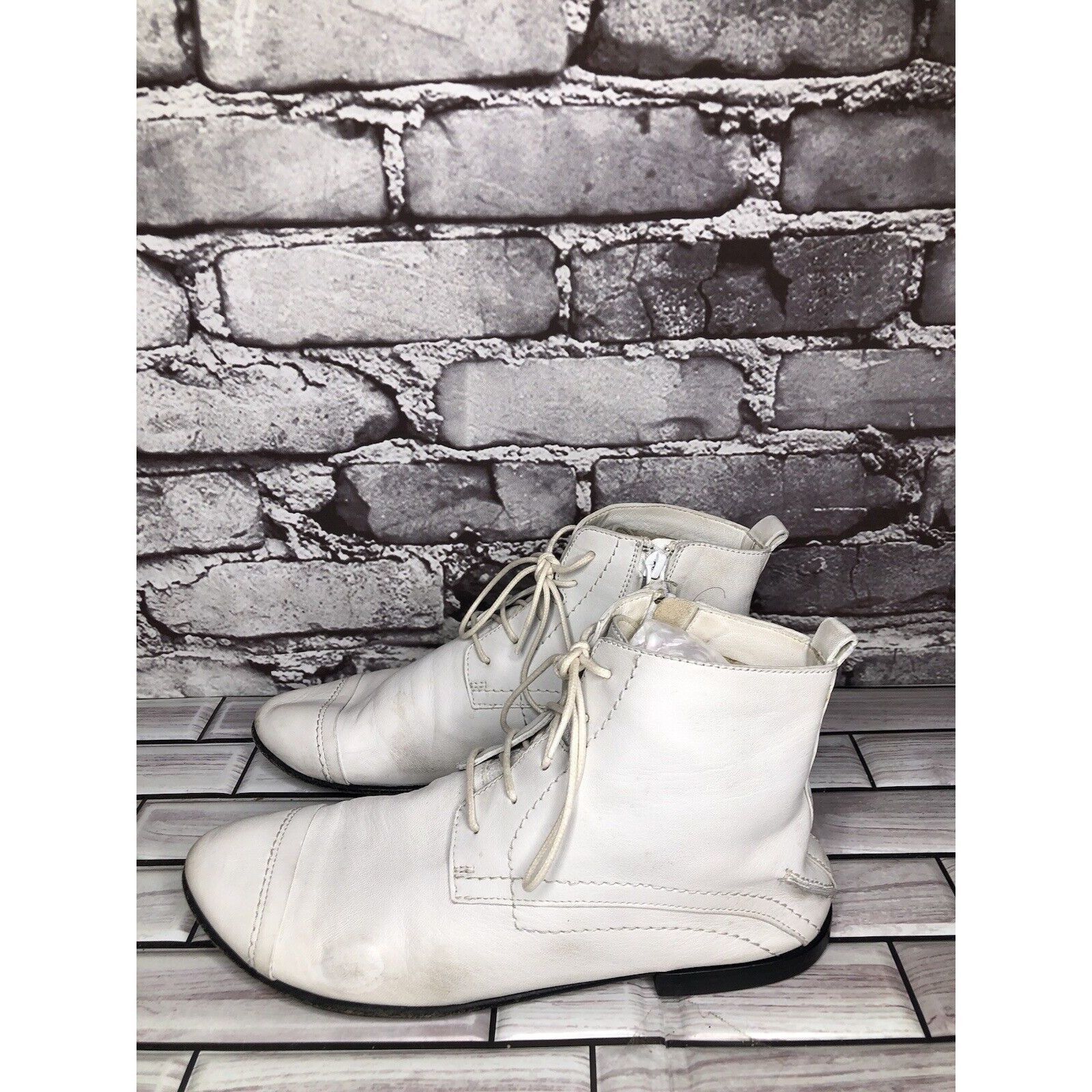 Costume National Costume National White Leather Side Zip Lace Up Ankle Boots Size US 6.5 / IT 36.5 - 19 Thumbnail