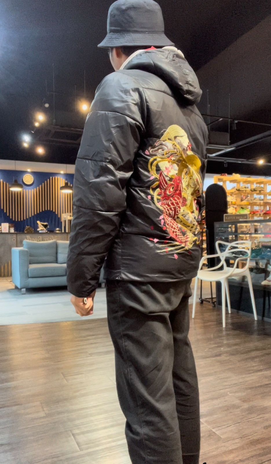 Japanese Brand Vintage souvenir embroidered Koi Fish Puffer Jacket Size US M / EU 48-50 / 2 - 1 Thumbnail
