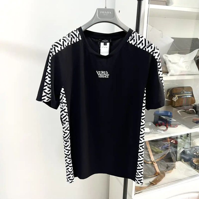 Versace Versace Black Summer Short Sleeve T-Shirt 0089 Size US L / EU 52-54 / 3 - 1 Thumbnail