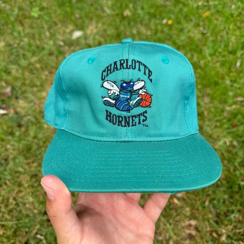 Sports Specialties Vintage 90s Starter Charlotte Hornets Logo NBA Basketball Sn Size ONE SIZE - 1 Thumbnail