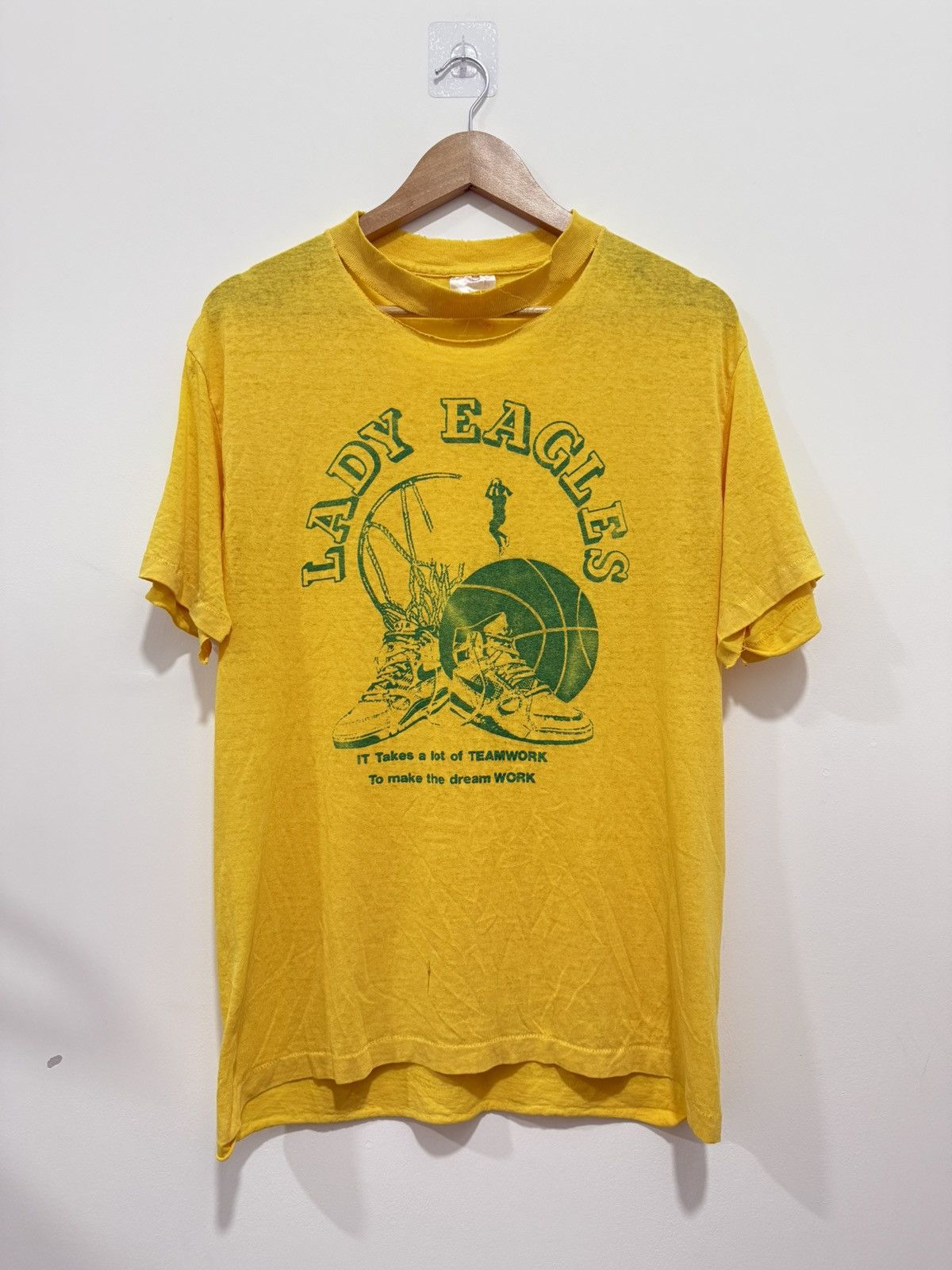 Vintage Vintage Lady Eagles Trashed Tshirt Size US M / EU 48-50 / 2 - 1 Thumbnail