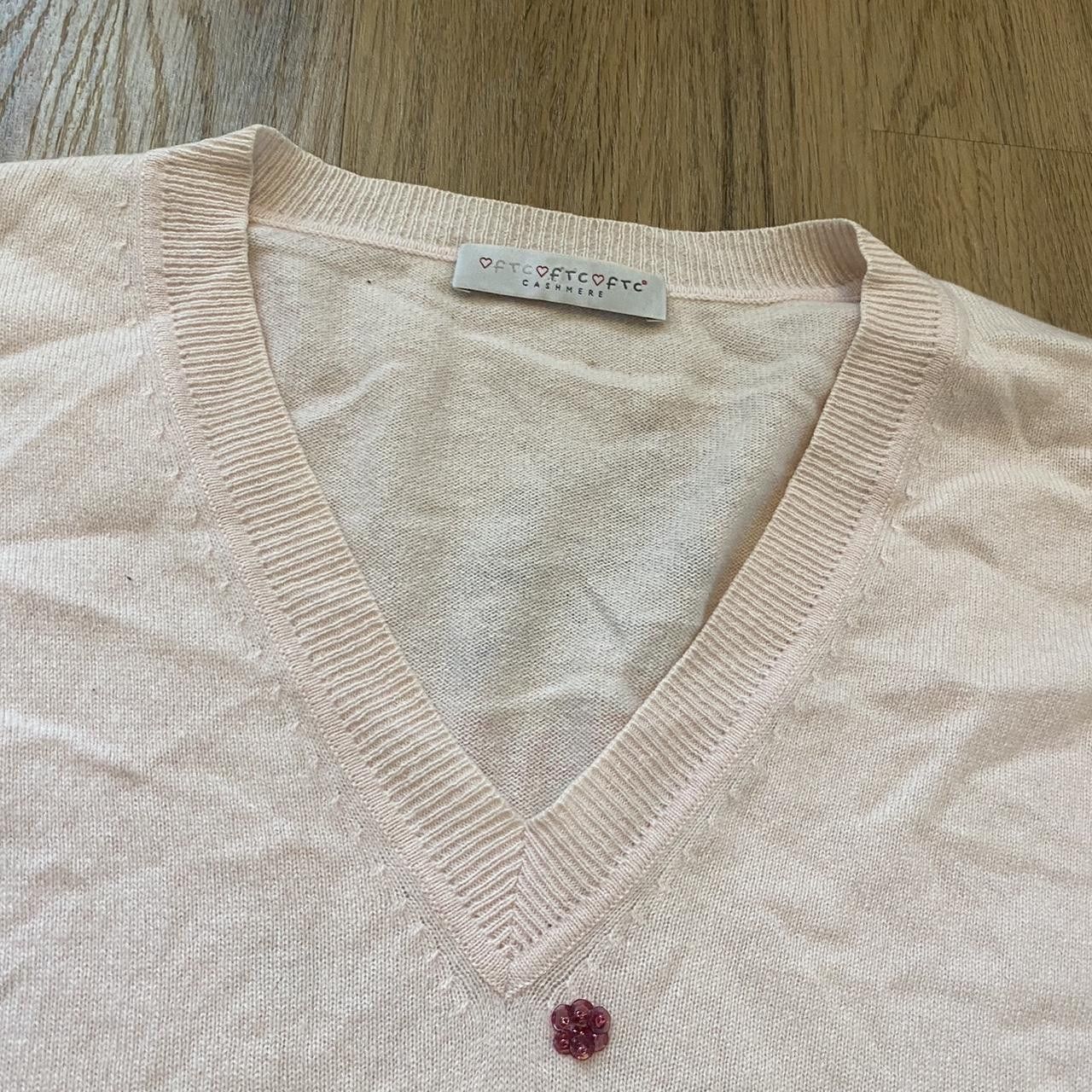 Other Cashmere Rose of my heart pink and white sweater Size US L / EU 52-54 / 3 - 4 Thumbnail