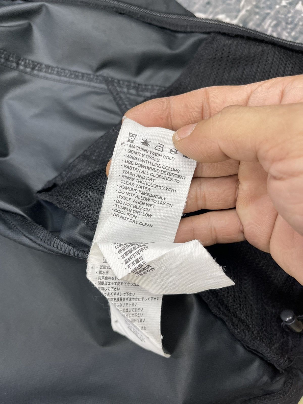 Nike ACG Vintage Nike ACG Assymetrical Zipper Windbreakers Size US M / EU 48-50 / 2 - 22 Thumbnail