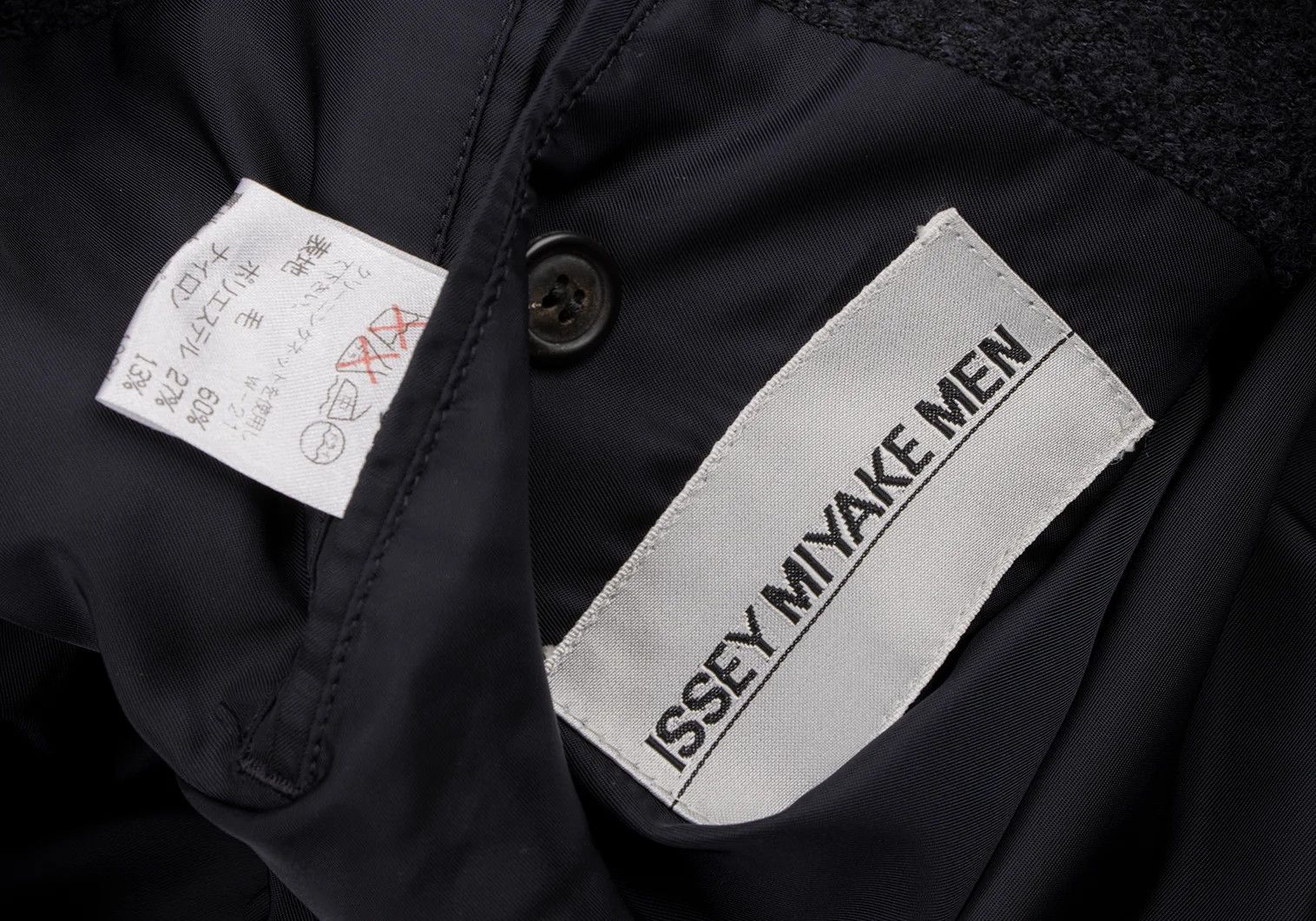 Issey Miyake Wool Blend Patch Pocket Knit Jacket in Navy, Size L Size US L / EU 52-54 / 3 - 18 Thumbnail