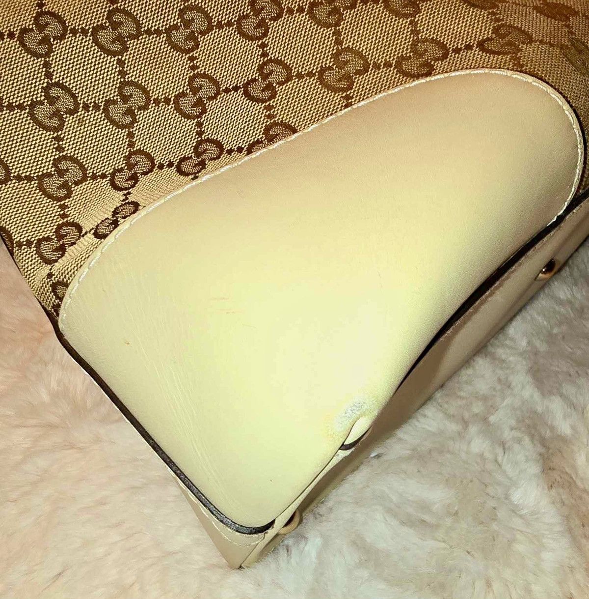 Gucci Gucci Handbag in very good condition. Size ONE SIZE - 9 Thumbnail