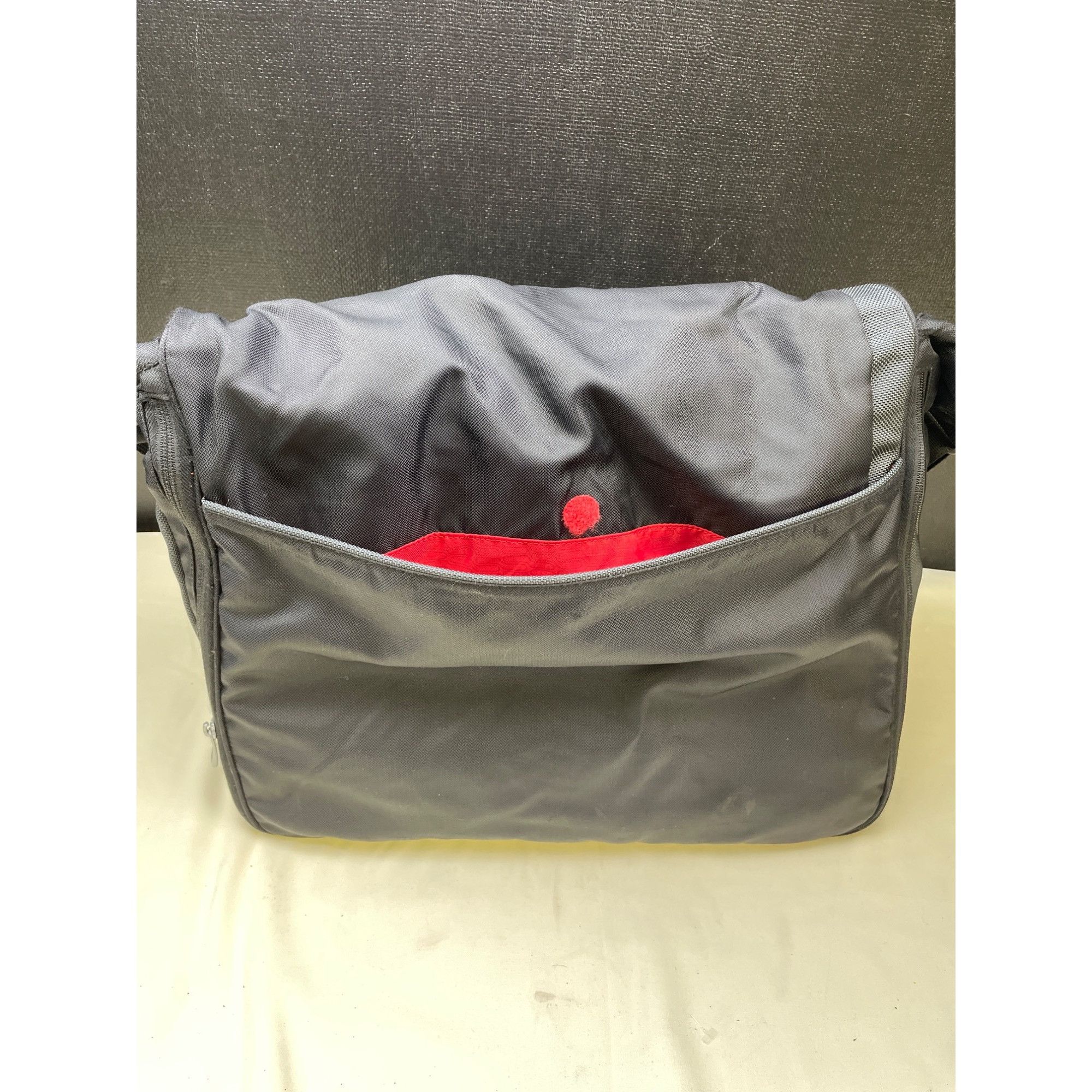 Tumi Tumi Unisex Cross Body Messenger Laptop Black Nylon Bag #511 Size ONE SIZE - 3 Thumbnail