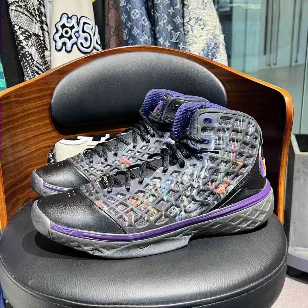 Nike Nike KOBE3 Lowtop Sneakers 46 Men Size US 12 / EU 45 - 1 Thumbnail