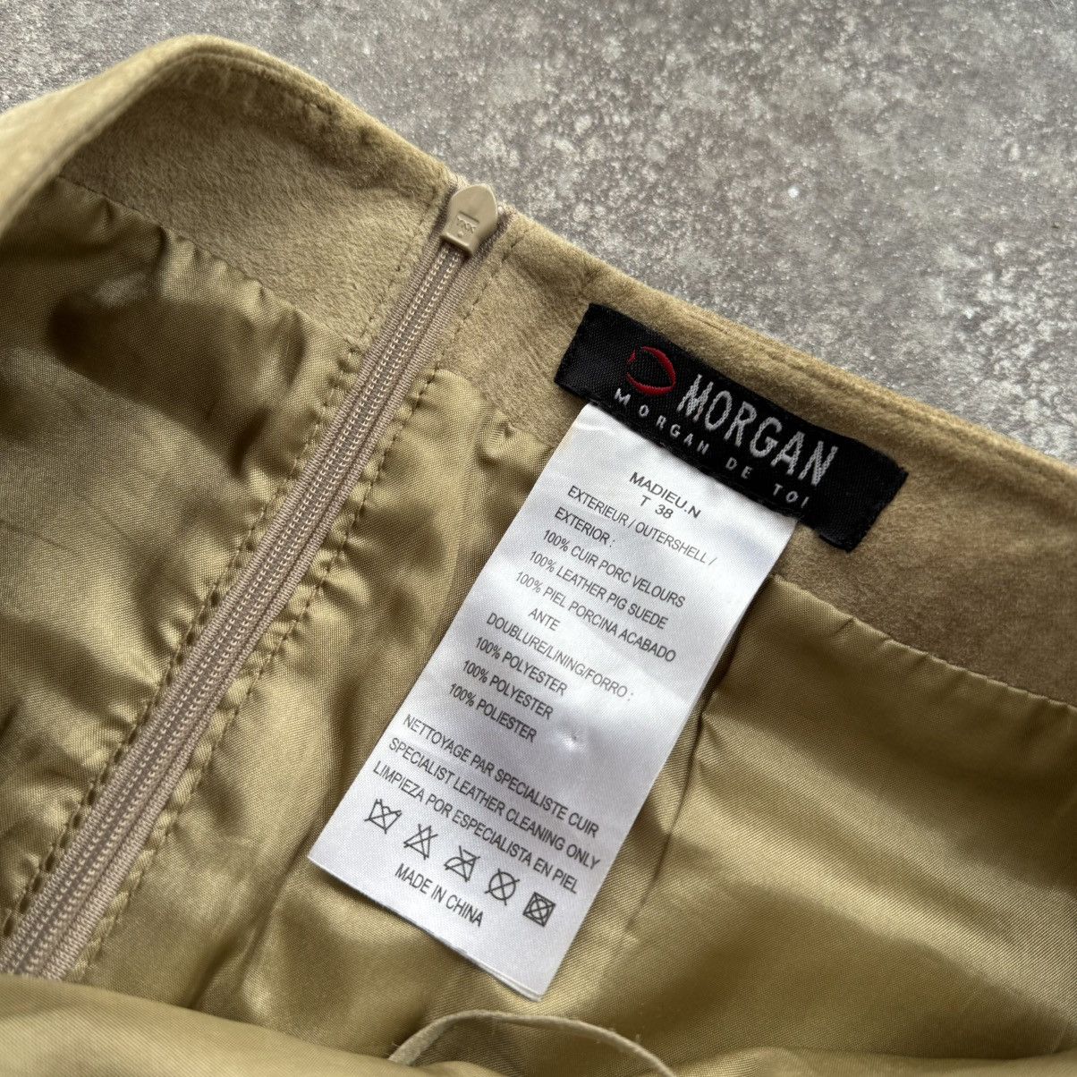Morgan De Toi Moran de Toi Vintage Suede Leather Skirt (Bella Hadid owned) Size 26" / US 2 / IT 38 - 15 Thumbnail