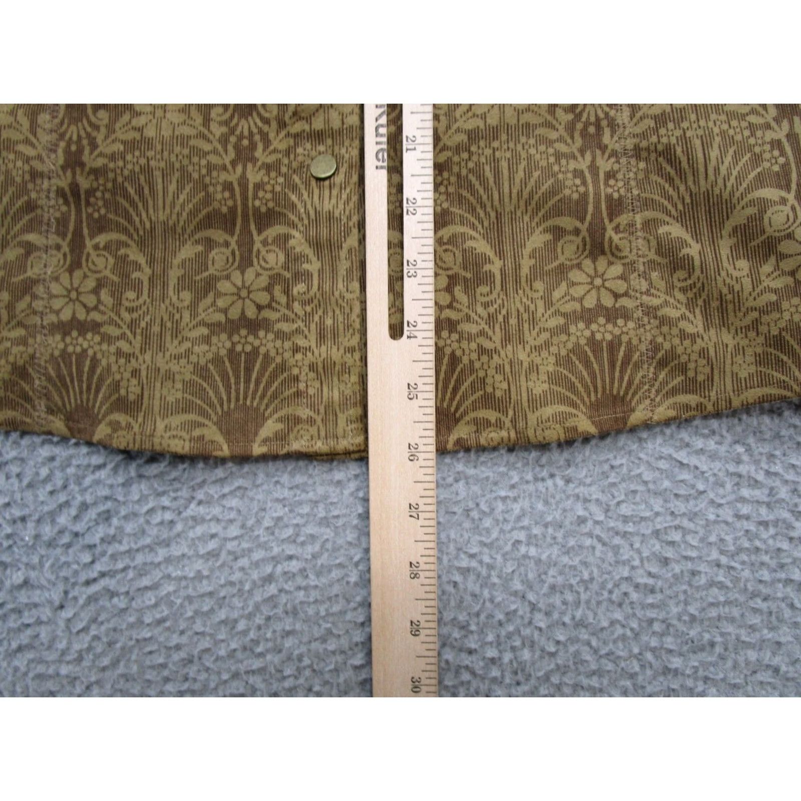 Liz Claiborne Liz Claiborne Shirt Beige Suede Like Knit Denim Vintage Snap Front Collared Size 10 Size L / US 10 / IT 46 - 5 Thumbnail