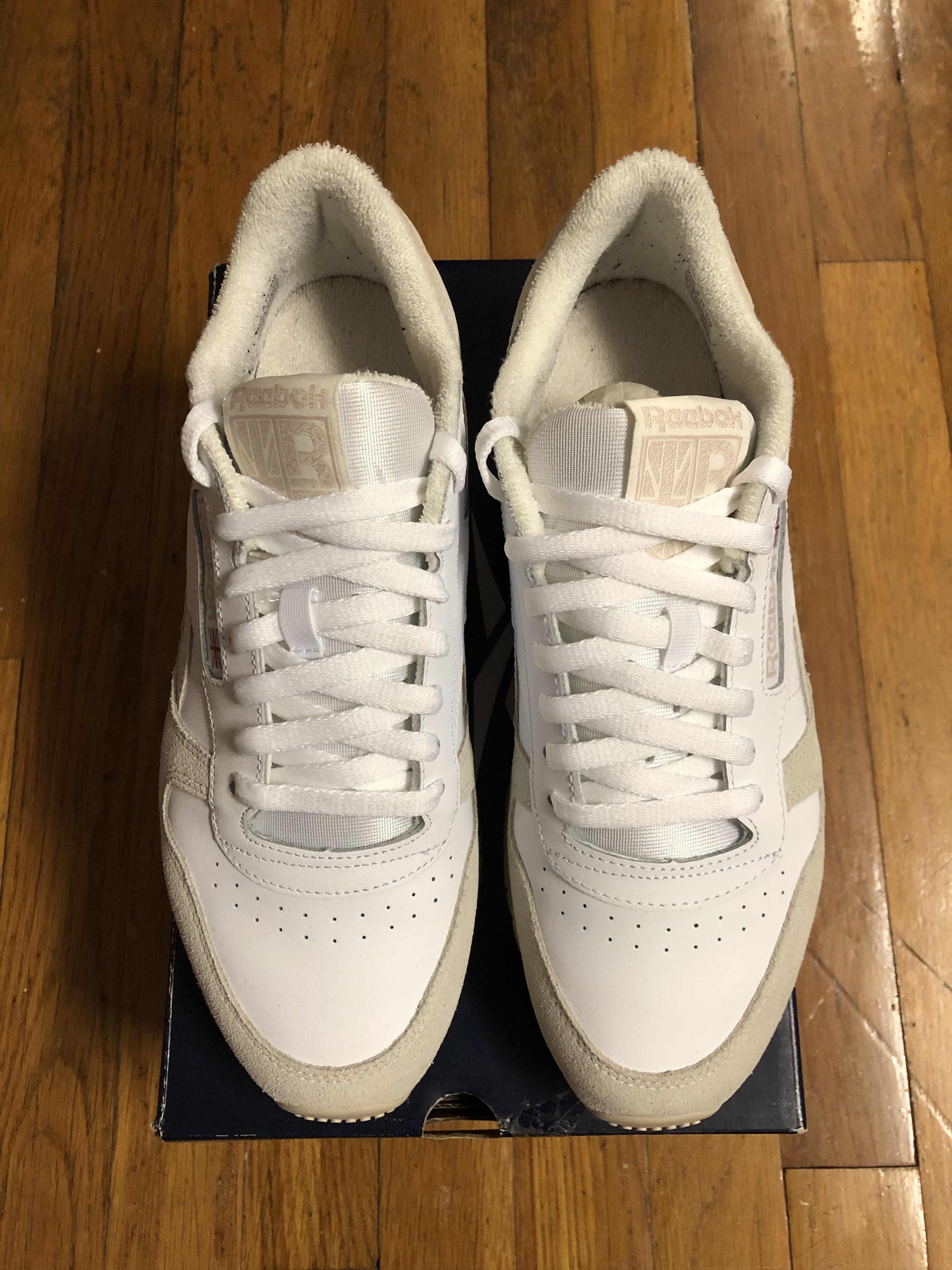 Reebok *USED* Men Reebok Classic Leather sz 9 White Chalk 100032772 Size US 9 / EU 42 - 1 Thumbnail