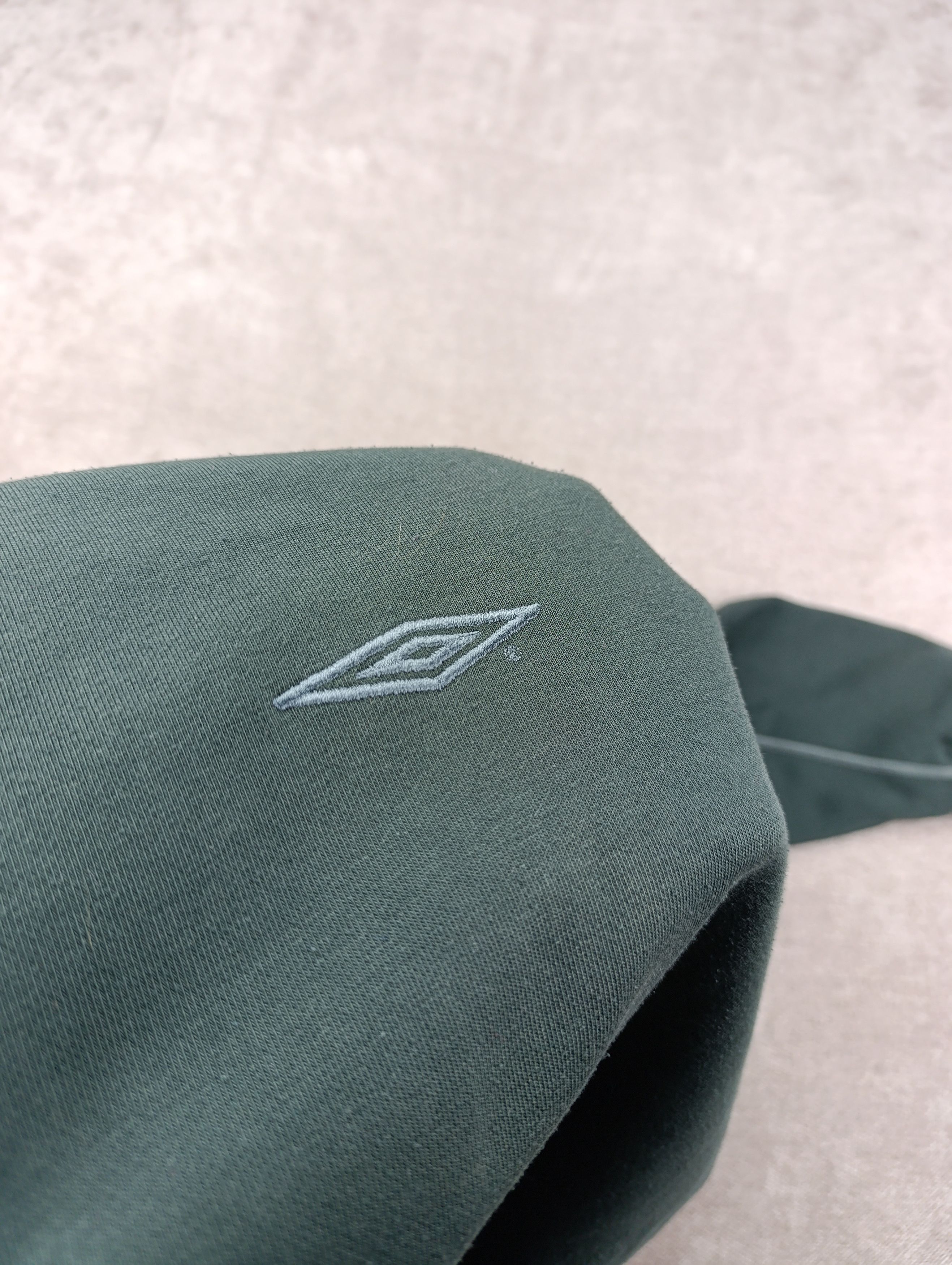 Umbro Umbro Celtic 2000s Vintage Football Jumper Sweatshirt Size US L / EU 52-54 / 3 - 8 Thumbnail