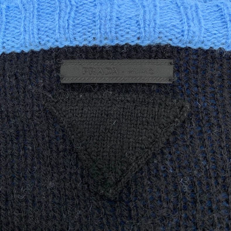 Prada PradaBlue logo letter embroidered sheep wool V-neck long-sl Size US M / EU 48-50 / 2 - 5 Thumbnail