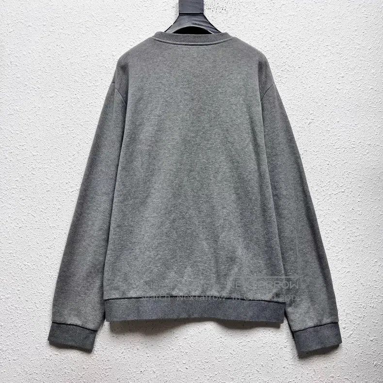 Louis Vuitton Louis Vuitton Twisted letter embroidered LOGO grey crew ne Size US L / EU 52-54 / 3 - 2 Thumbnail